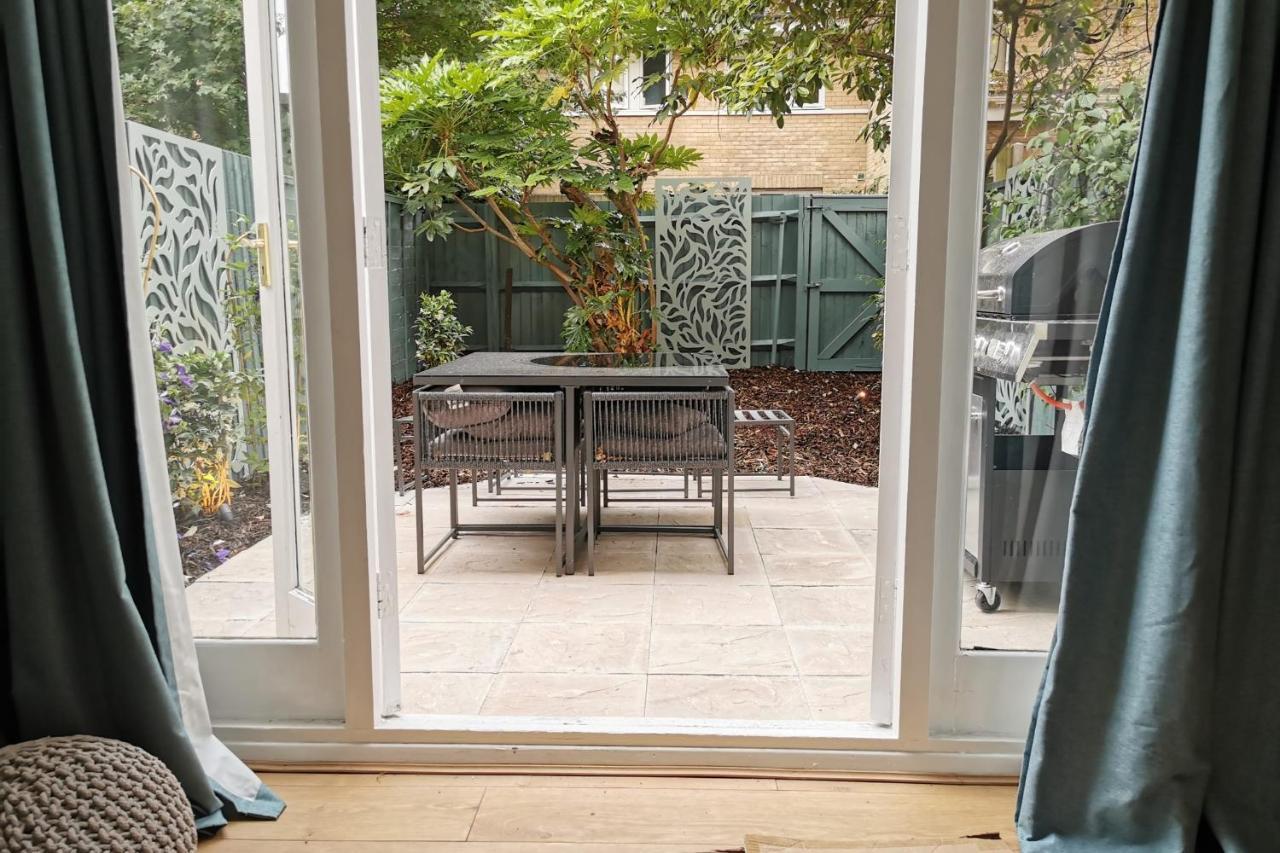 Beautiful 4 Bedroom Terrace House In Kings * Londra