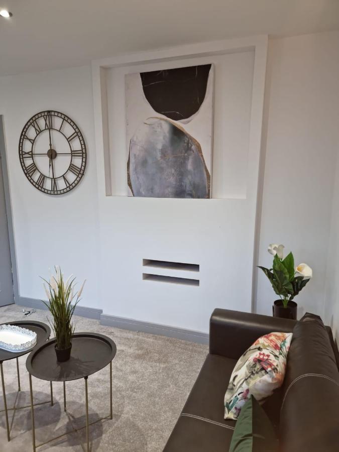 Remarkable 3-bed In Appartamento Londra