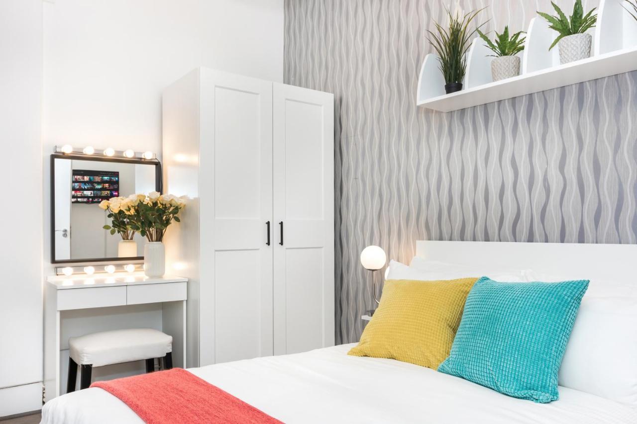 Two Bedroom In Central With Large Terrace *