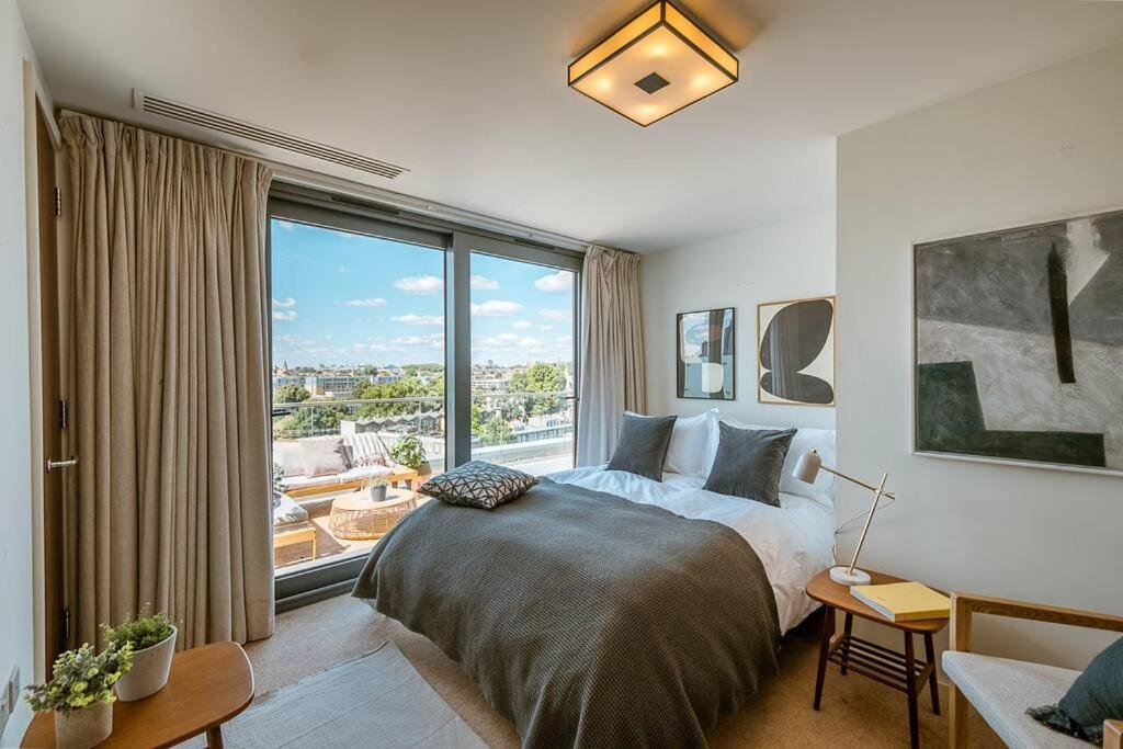 Penthouse. Roof Terrace. Shoreditch. Ac Apartment London
