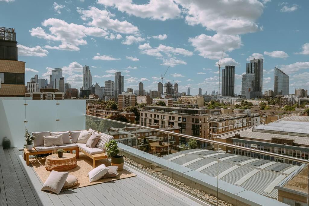 Apartment Penthouse. Roof Terrace. Shoreditch. Ac *
