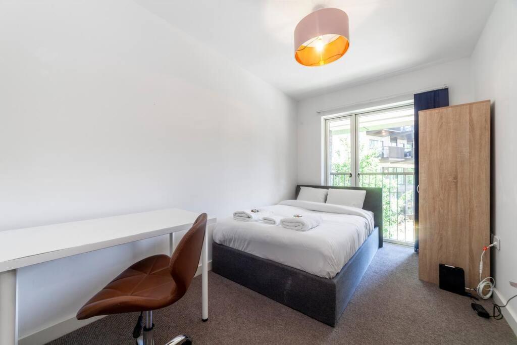 Stunning New 3 Bdr Duplex Wbalcony, East