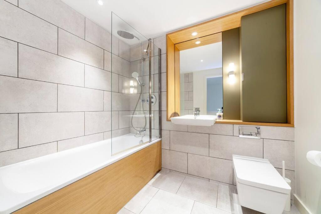Appartement Stunning New 3 Bdr Duplex Wbalcony, East