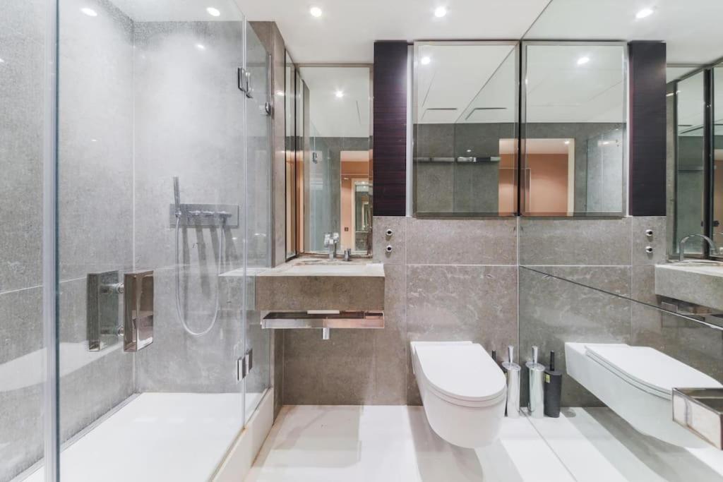 Skyview Waterside Luxury Lejlighed *