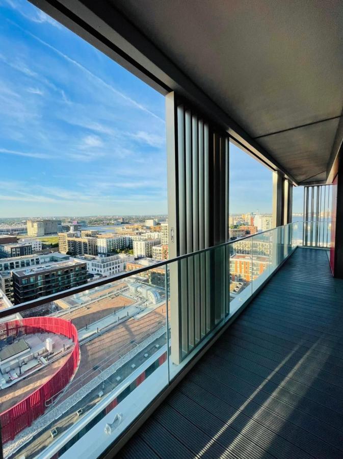 Homestay Riverside And London