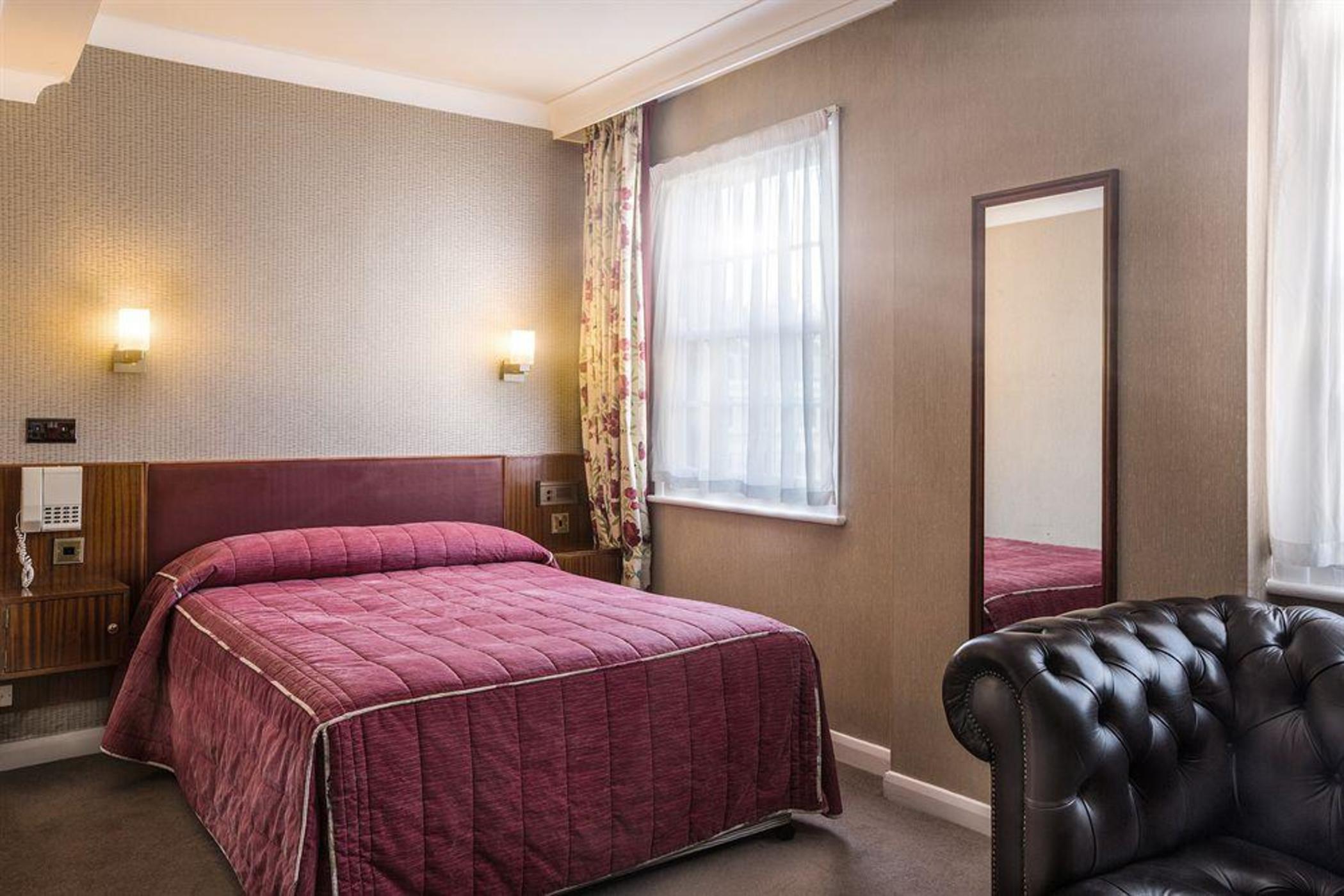 Mitre House 3* London