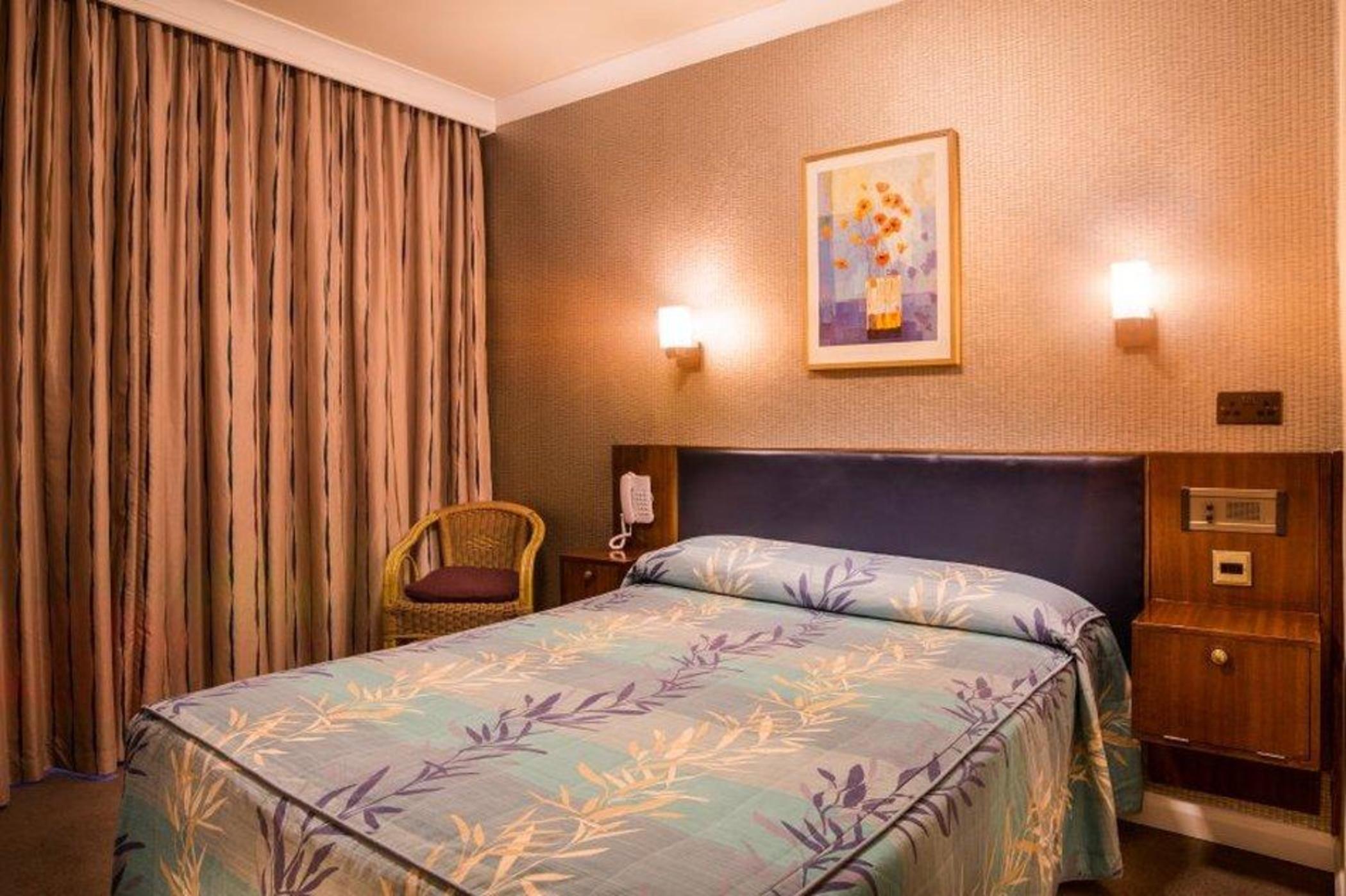 Mitre House 3* London