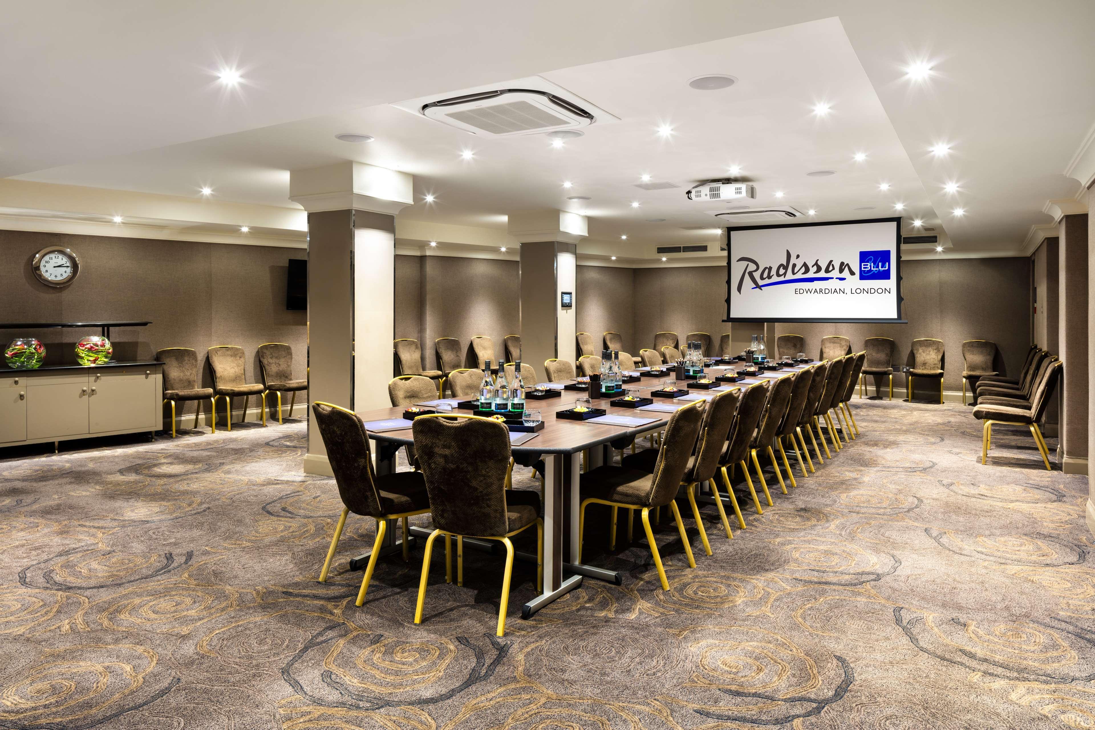 Radisson Blu Hotel, Tottenham Court Road - Formerly Kenilworth Hotel 4*