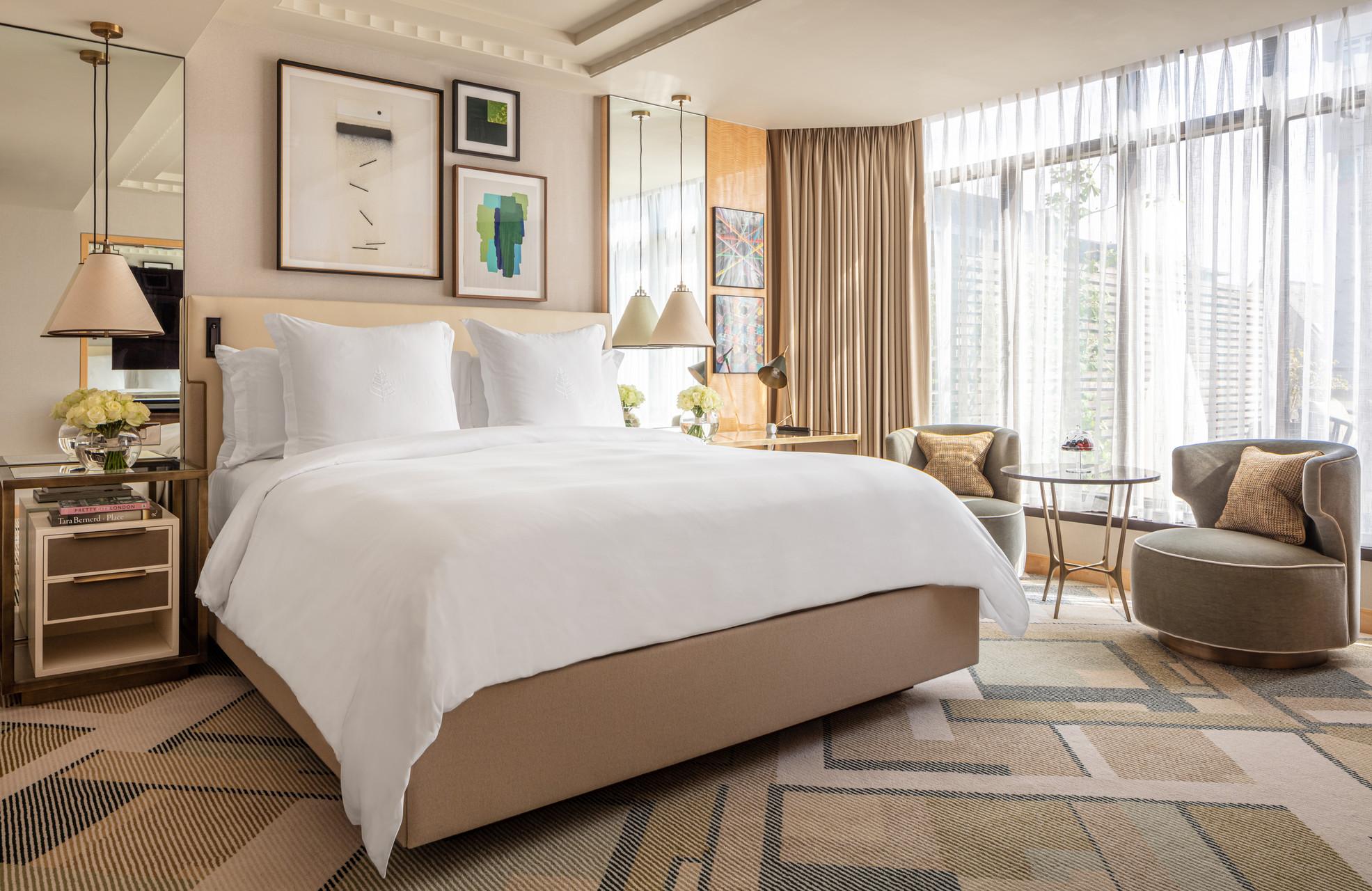 Four Seasons At Park Lane Hotel