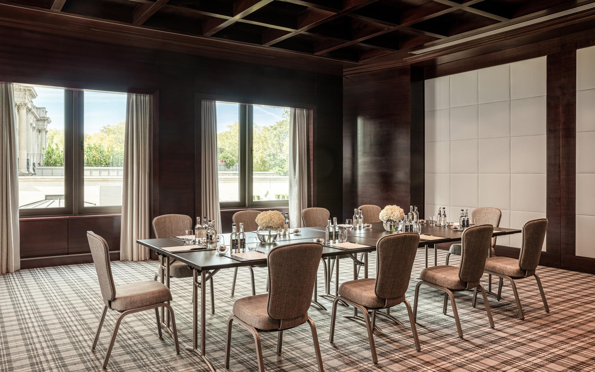Four Seasons At Park Lane Hotel London