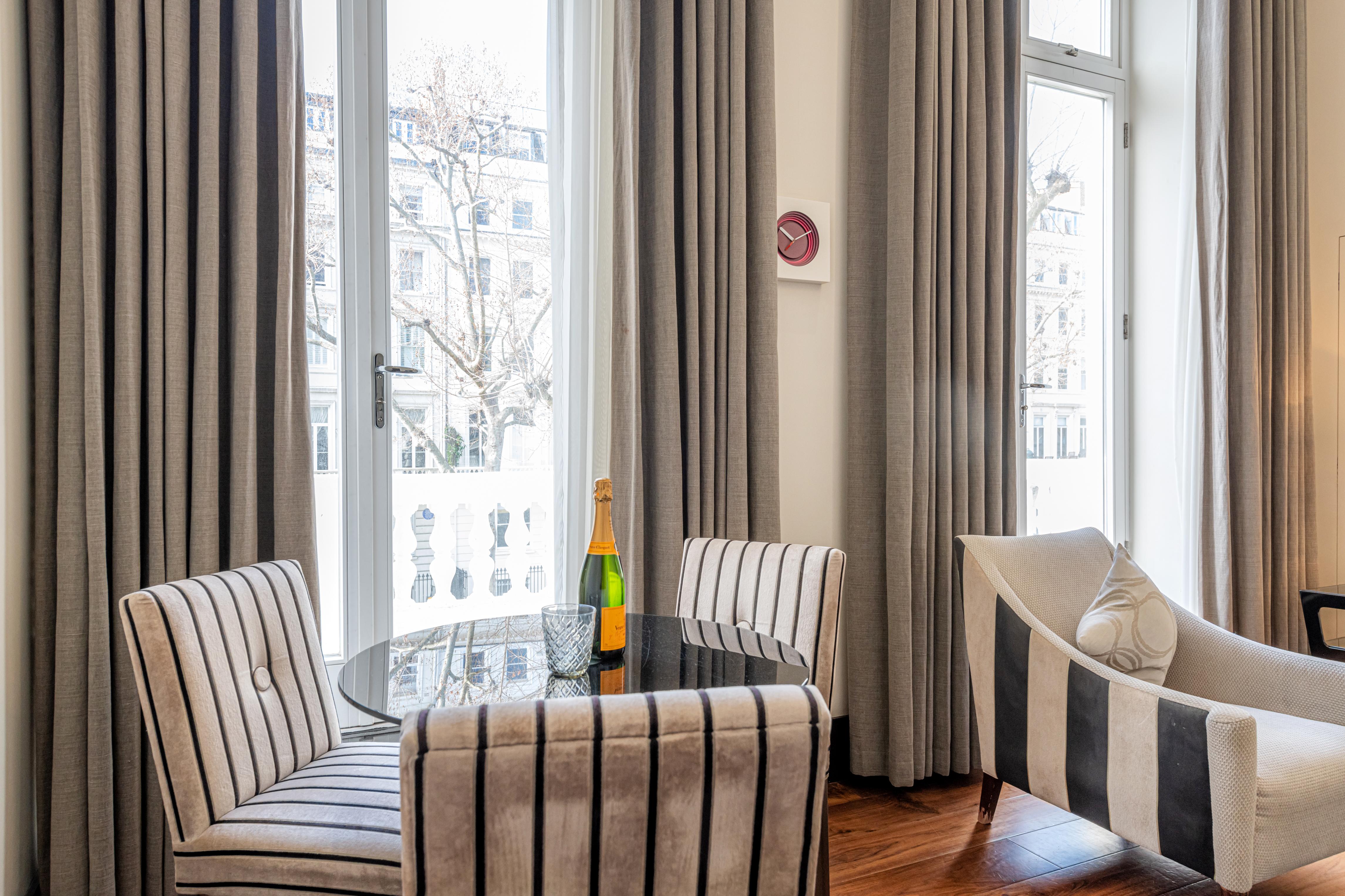 130 Queen's Gate 5* London