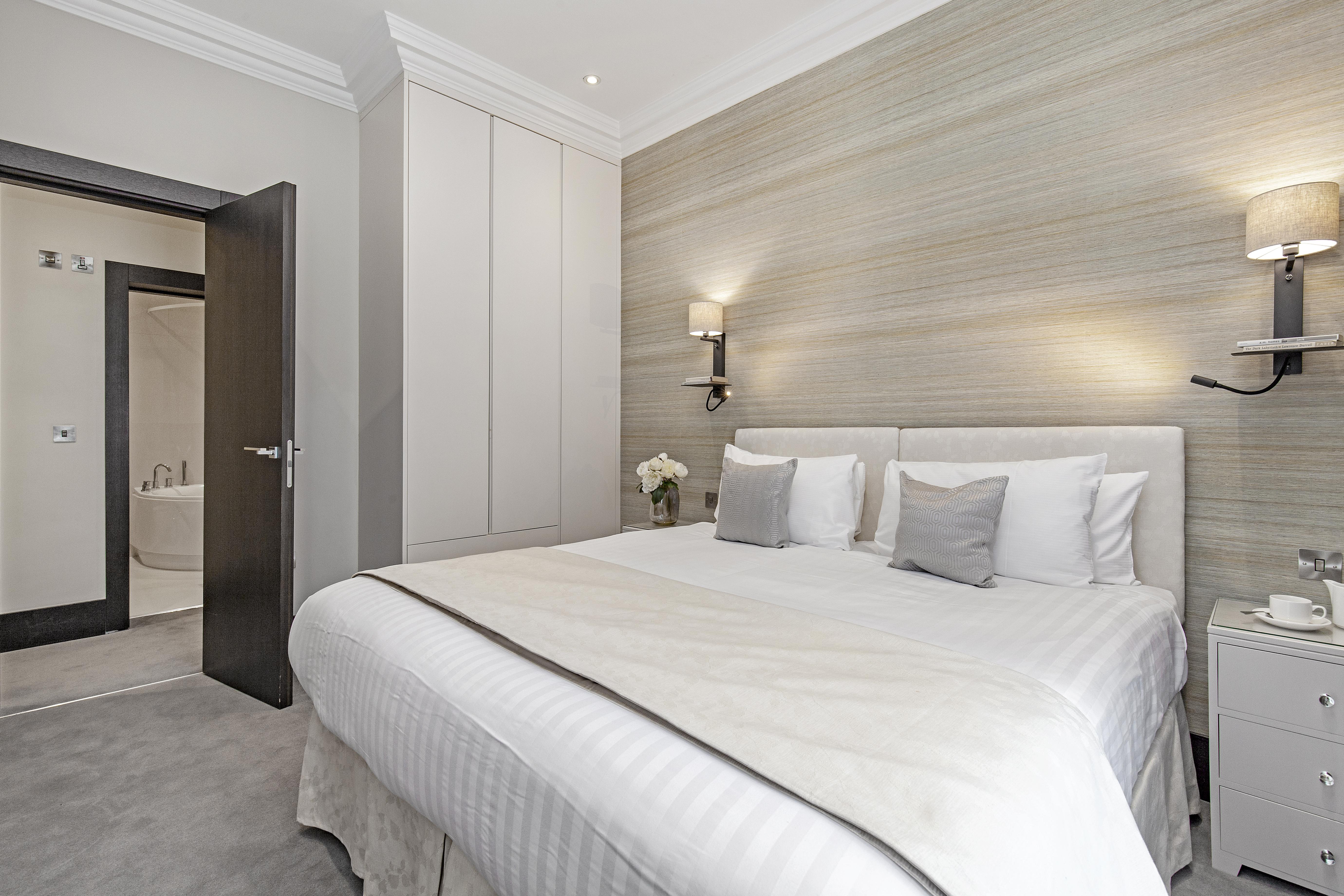 130 Queen's Gate 5* London