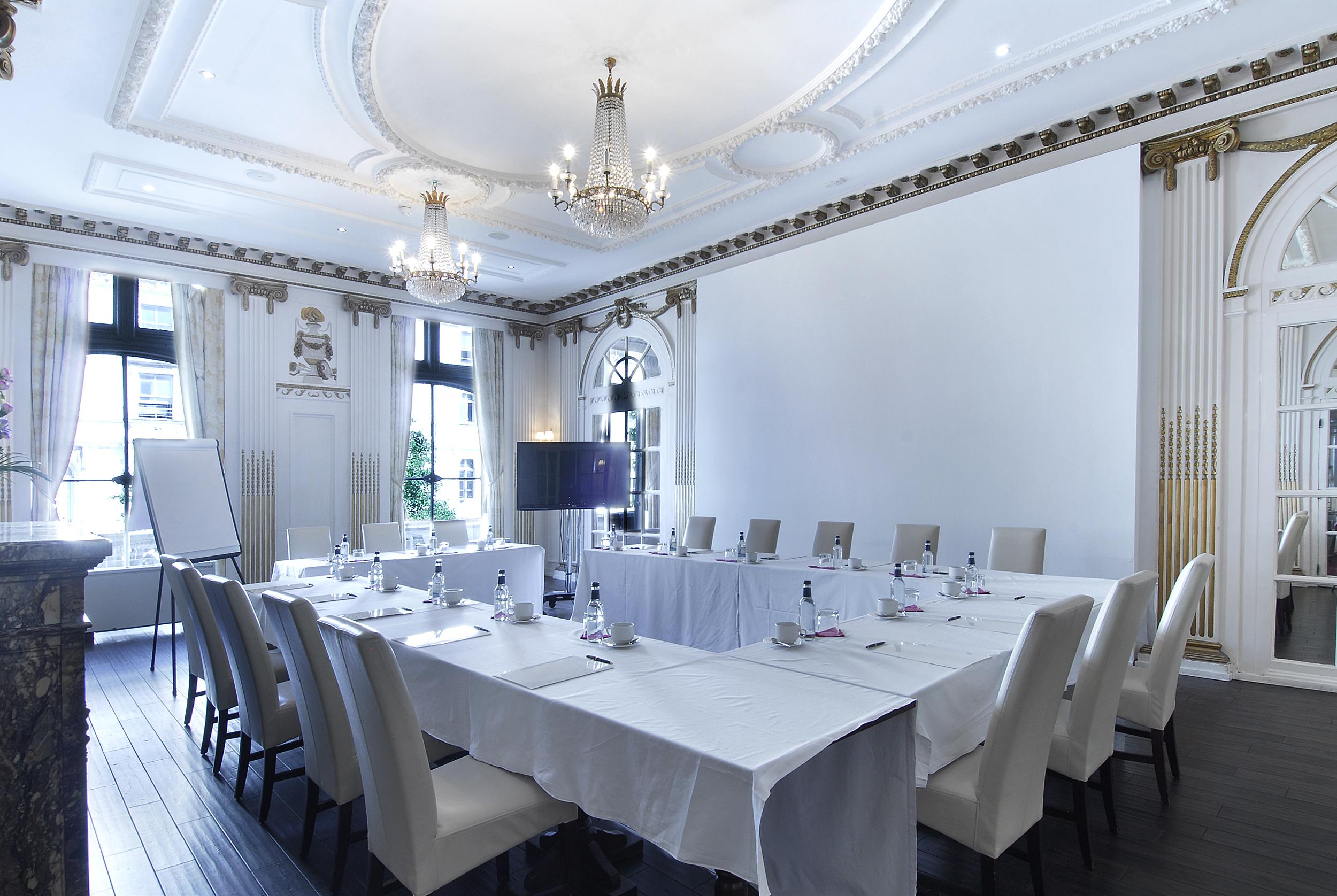 Hotel Grand Royale Hyde Park 4*