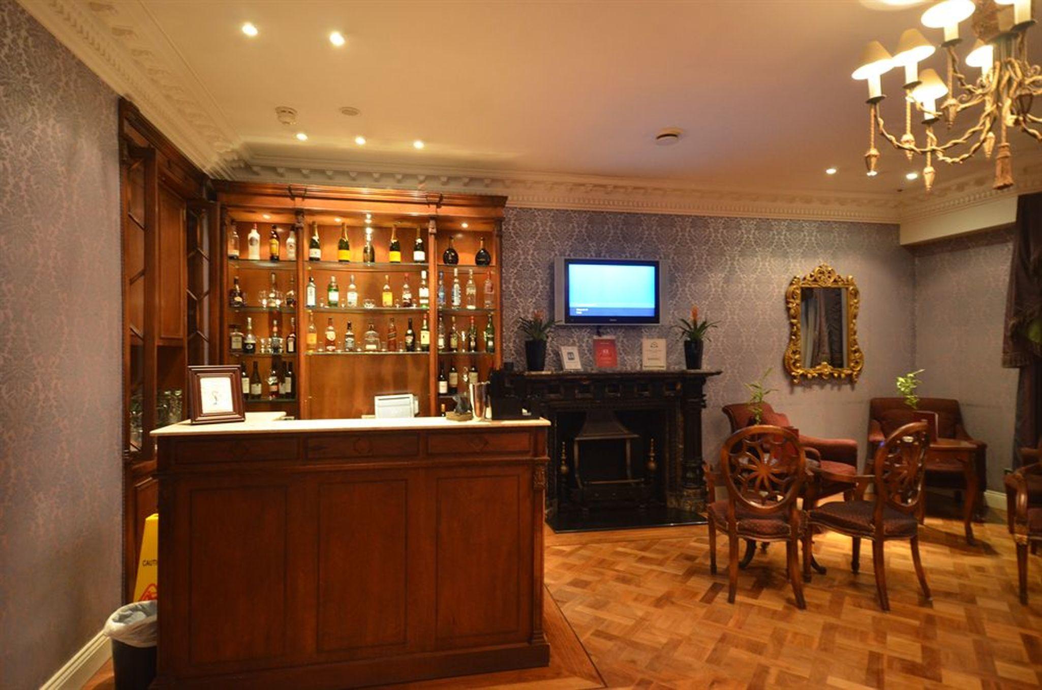 Ashburn Hotel 4*
