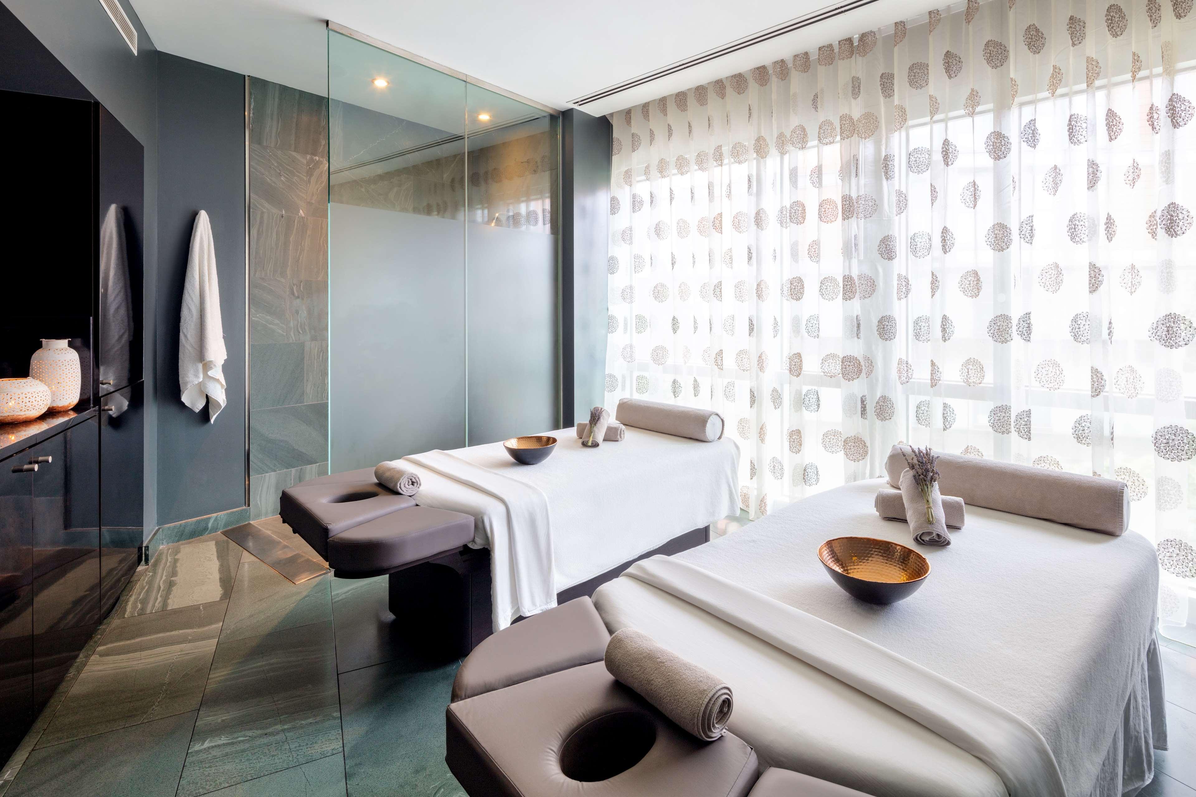 Hotell Radisson Blu Hotel, Canary Wharf East 4*