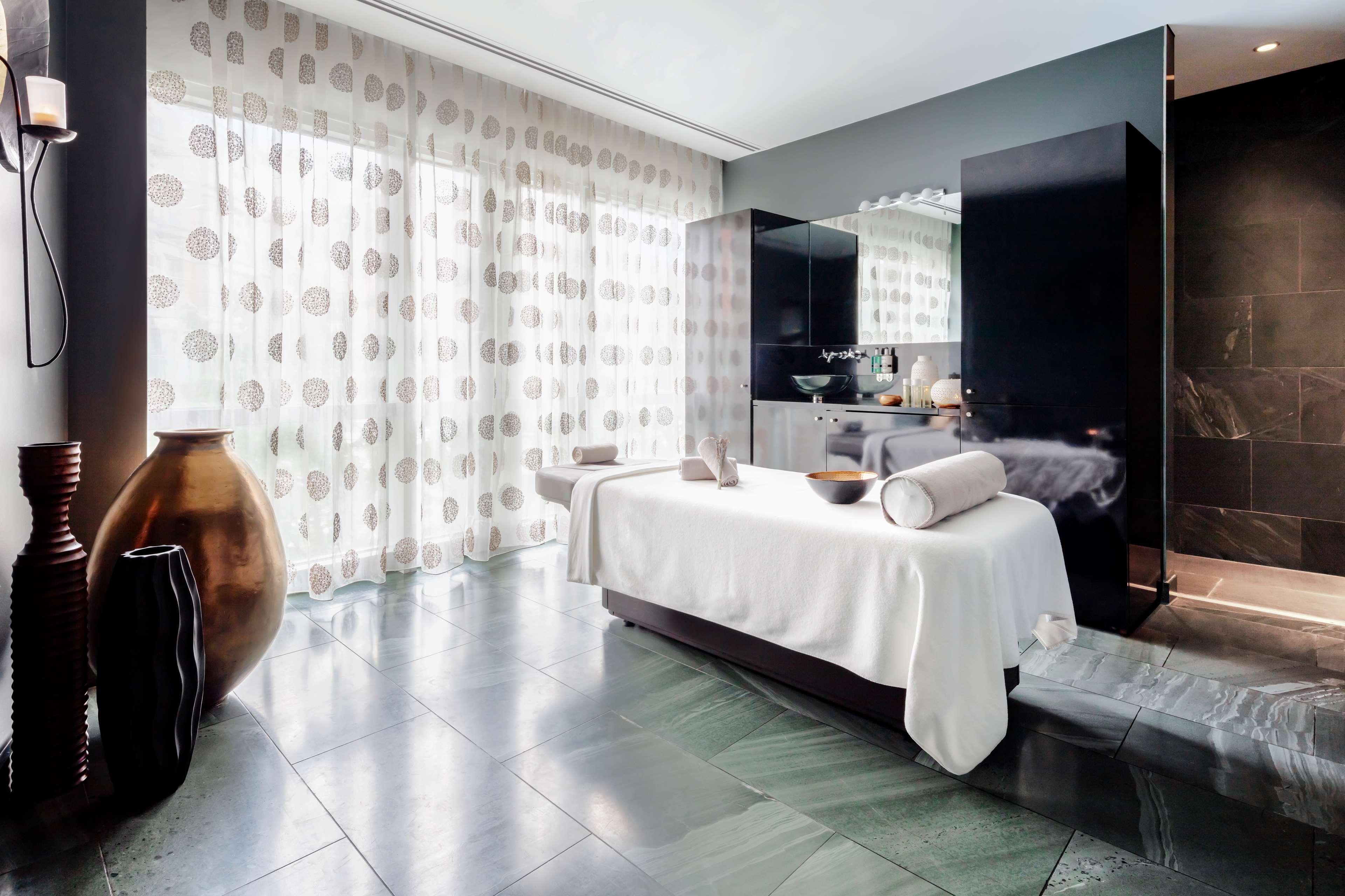 Radisson Blu Hotel, Canary Wharf East London