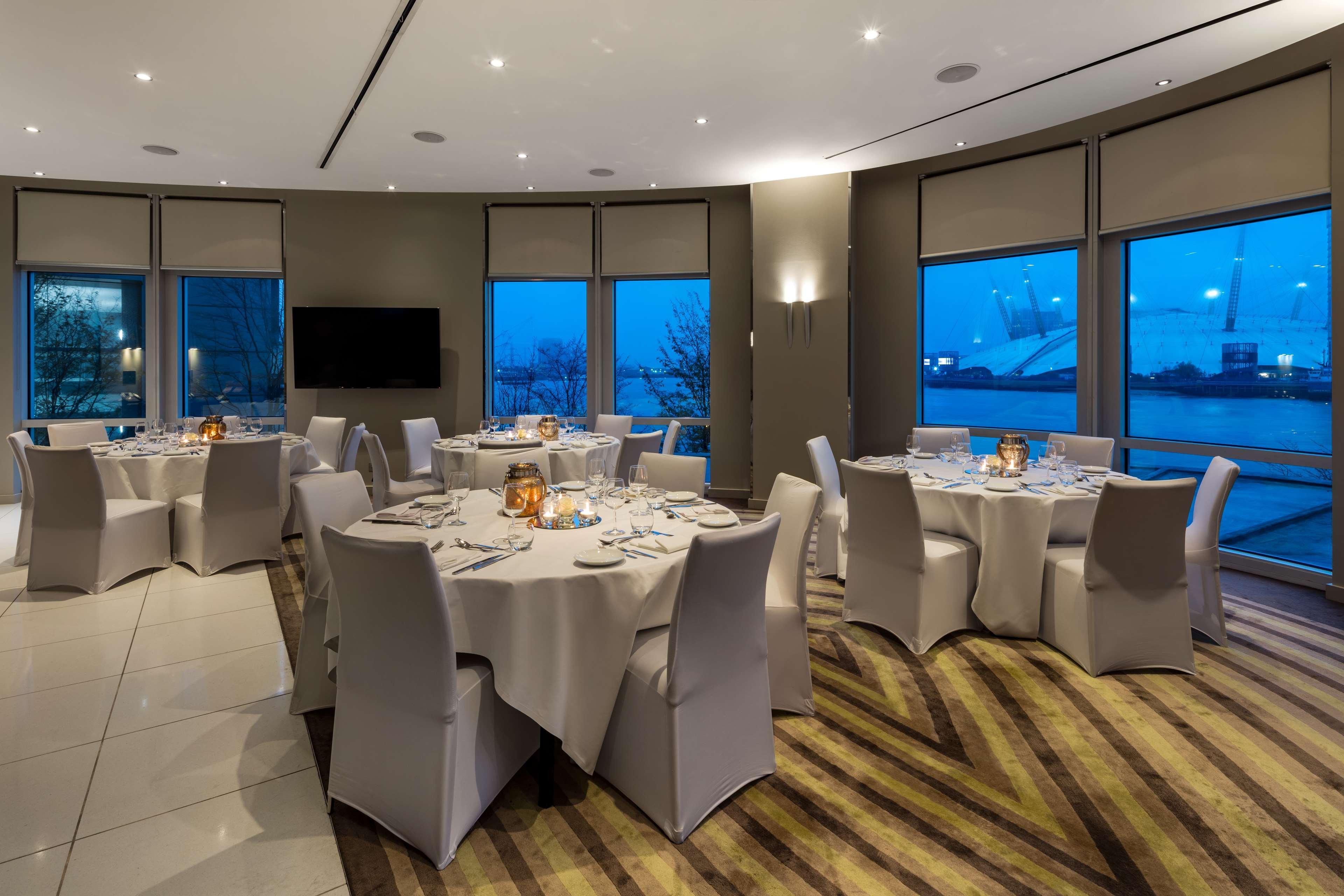 Hotell Radisson Blu Hotel, Canary Wharf East 4*