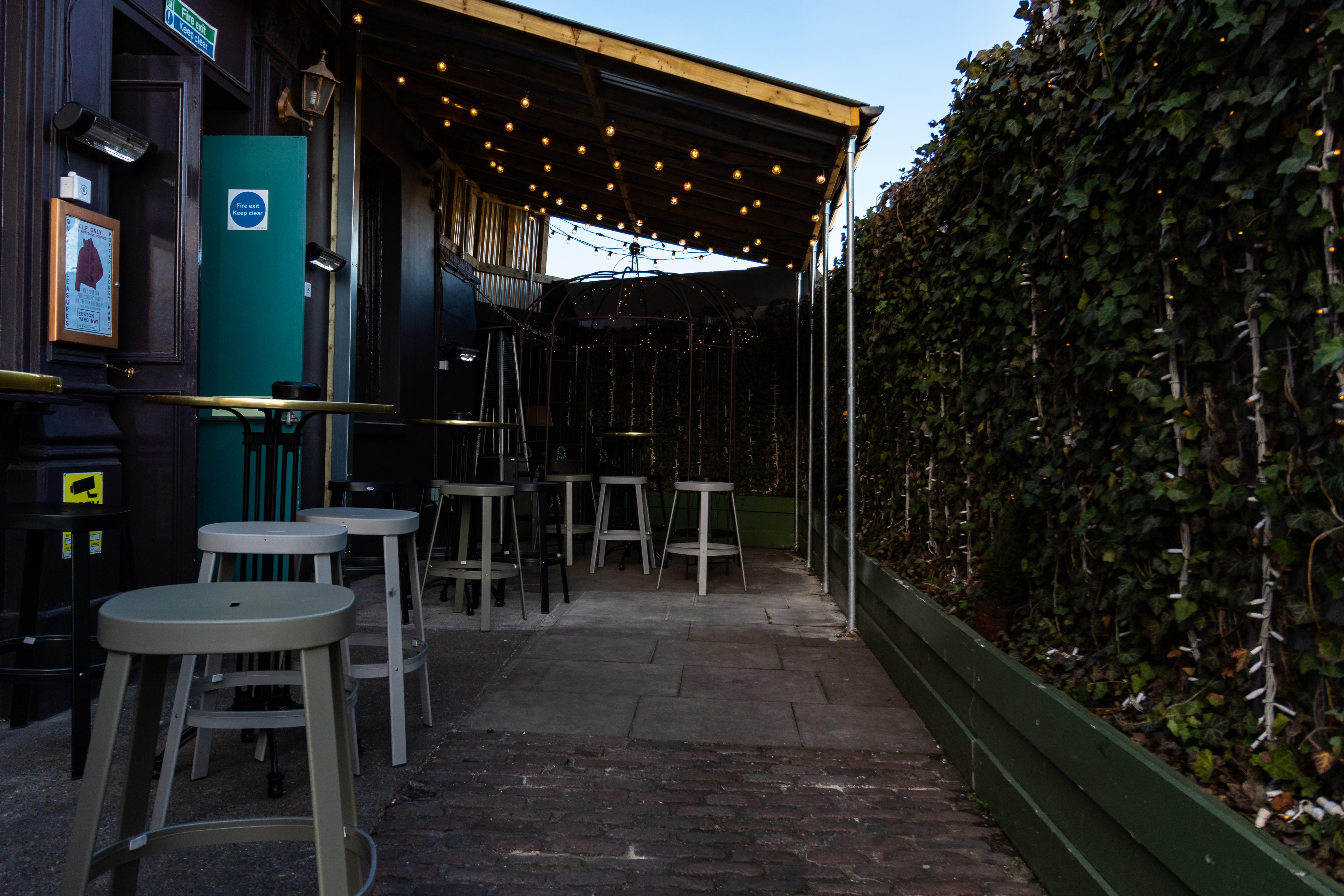 Publove @ The Exmouth Arms, Euston Vandrerhjem *