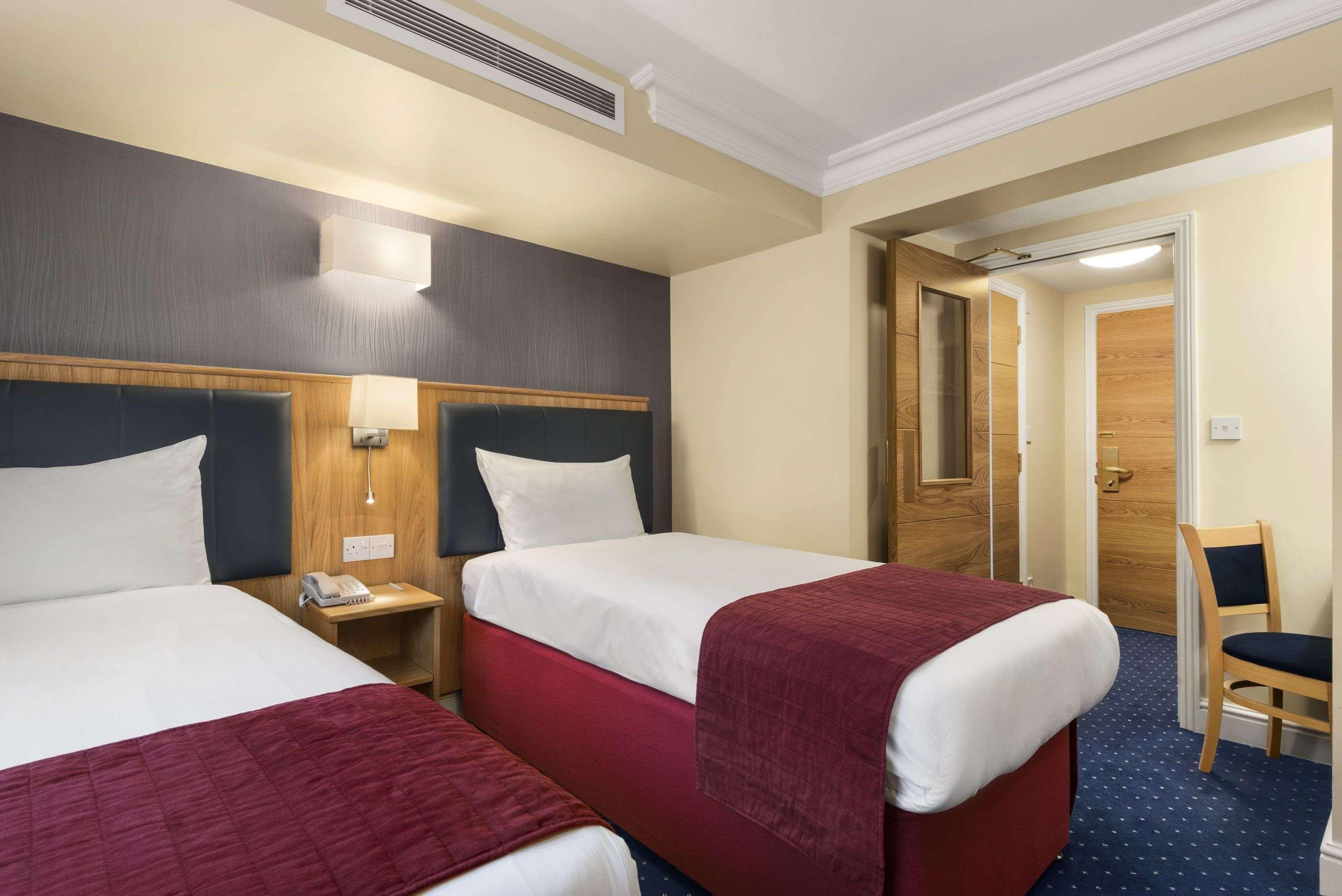 Days Hyde Park Hotel