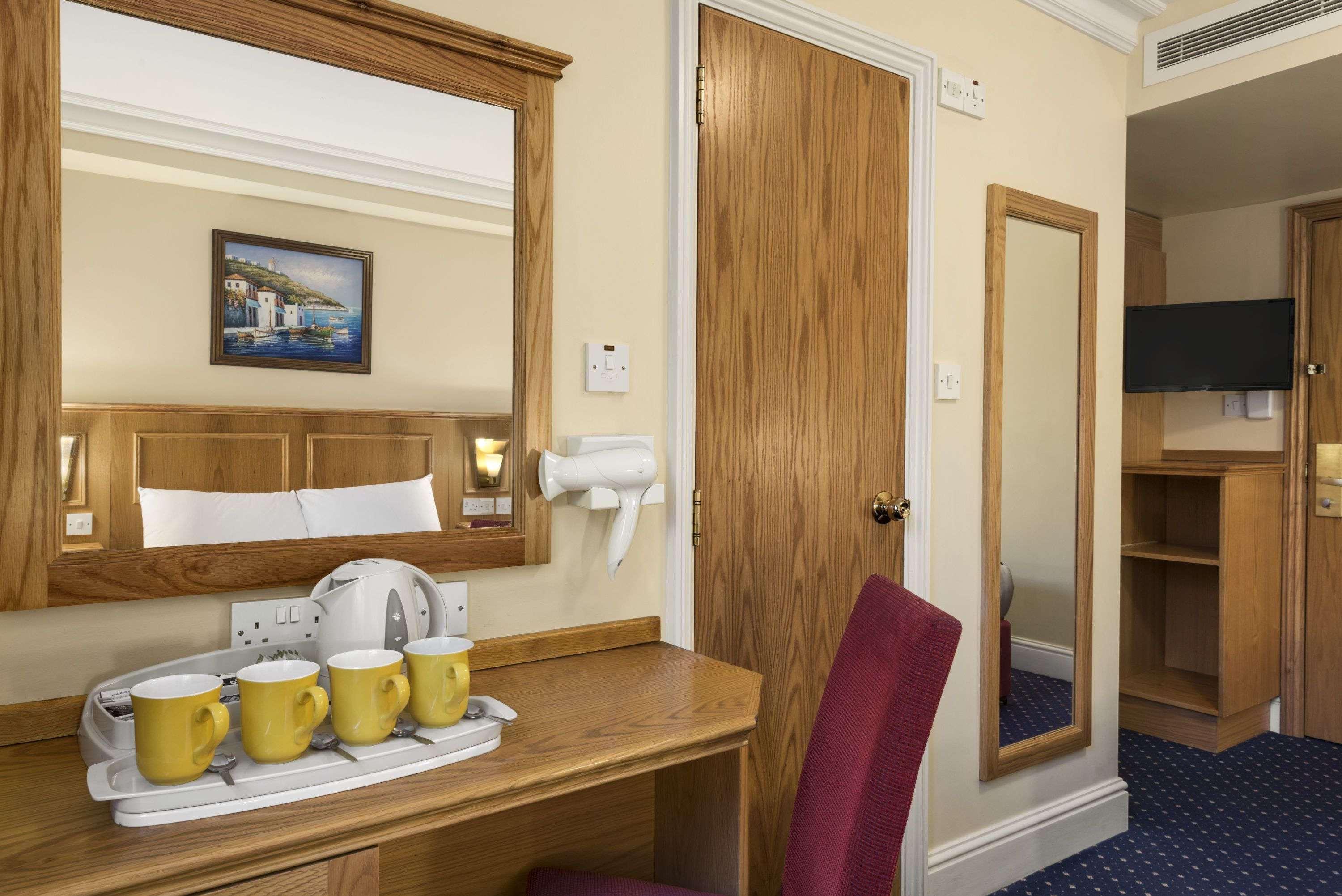Days Hyde Park Hotel