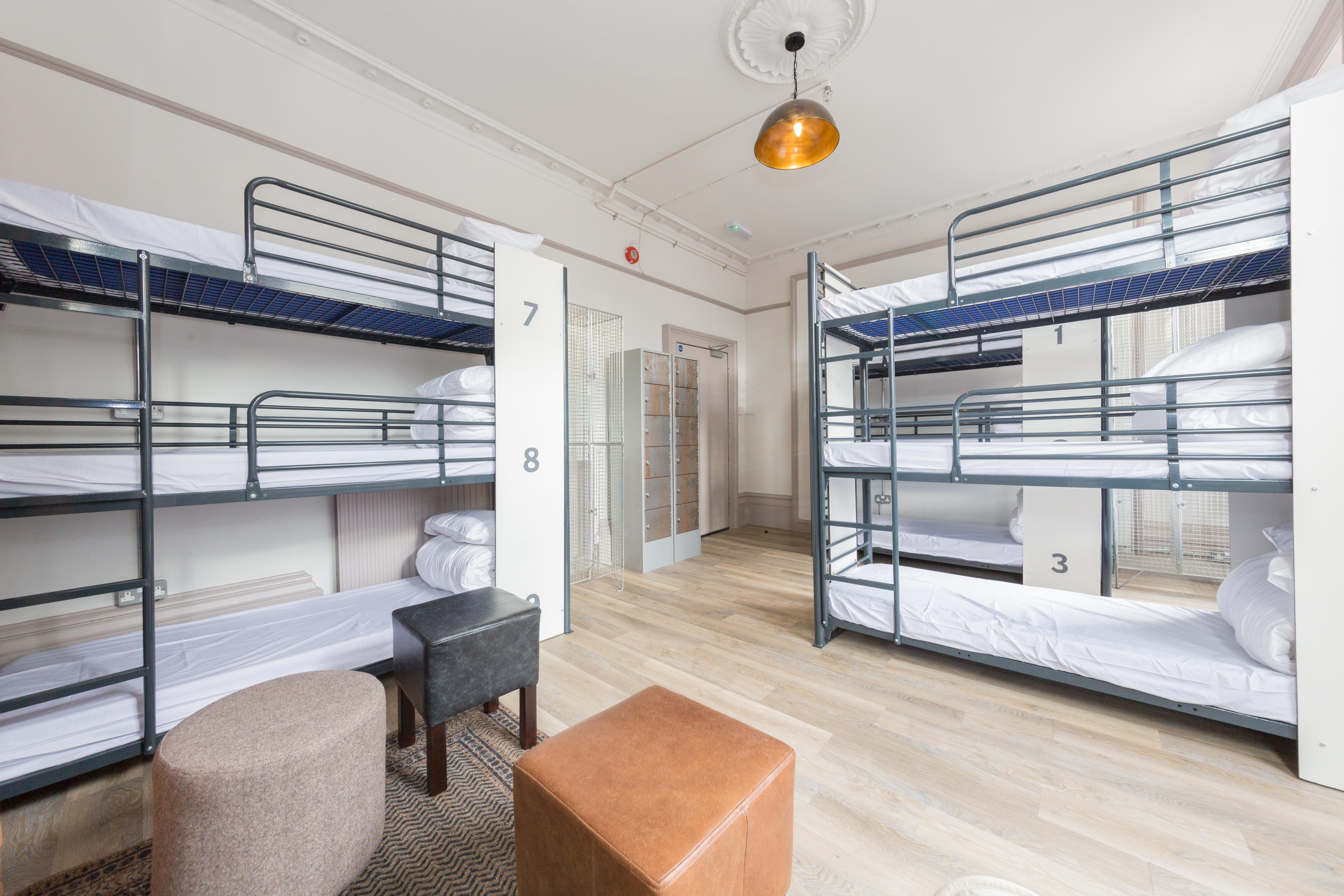 Publove @ The Man, Paddington Hostel London