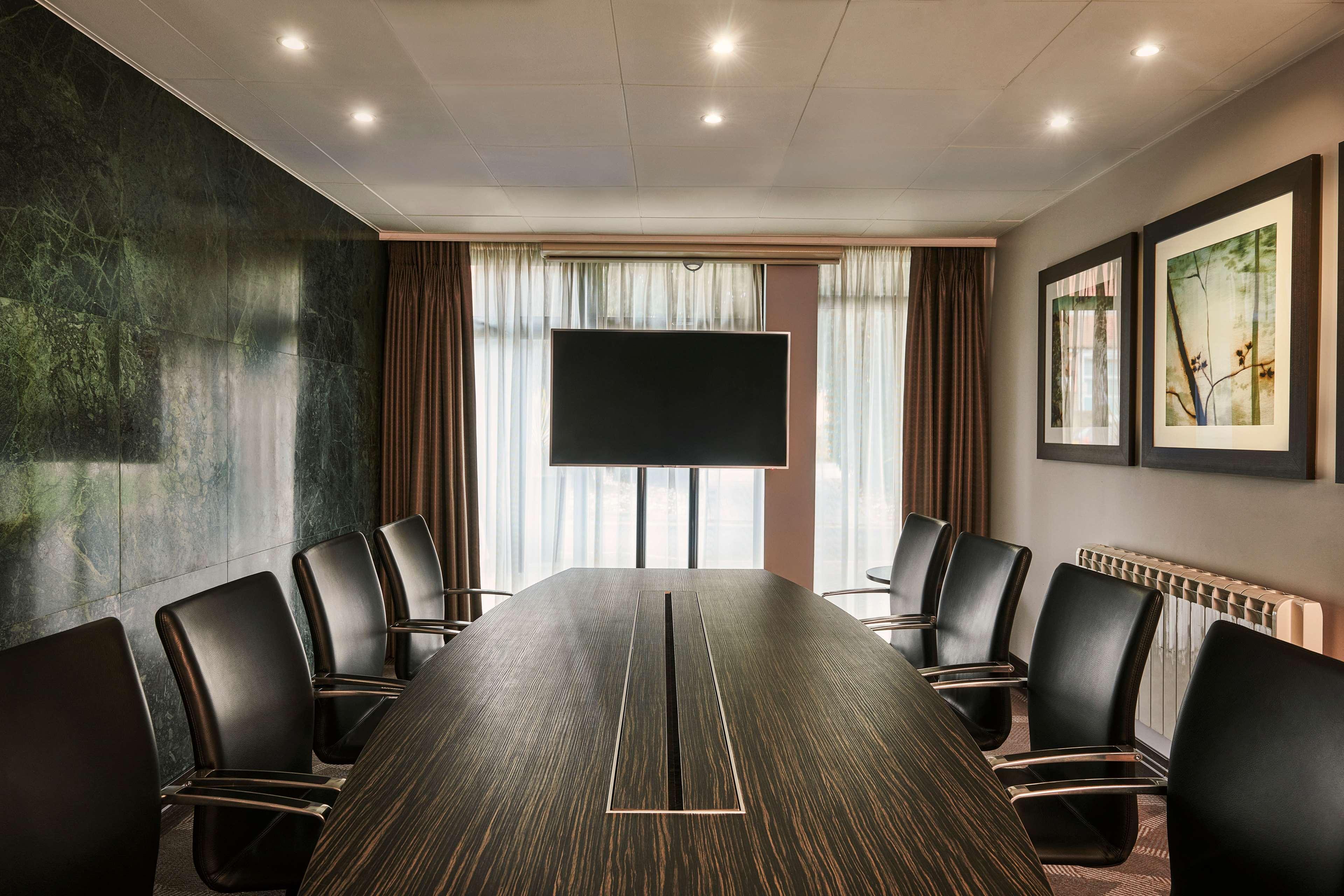 Doubletree By Hilton Ealing 4*