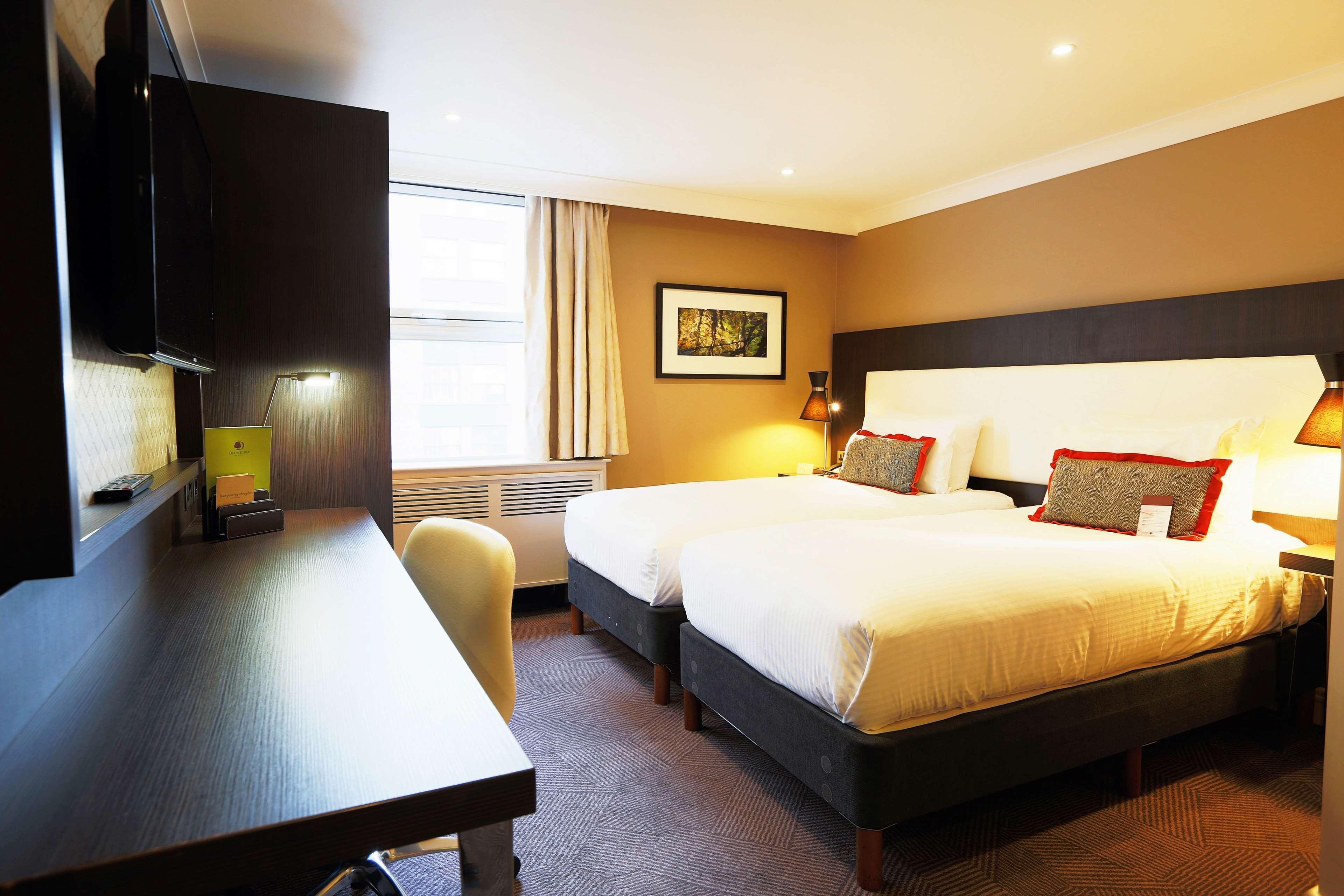 Doubletree By Hilton Ealing Hotel