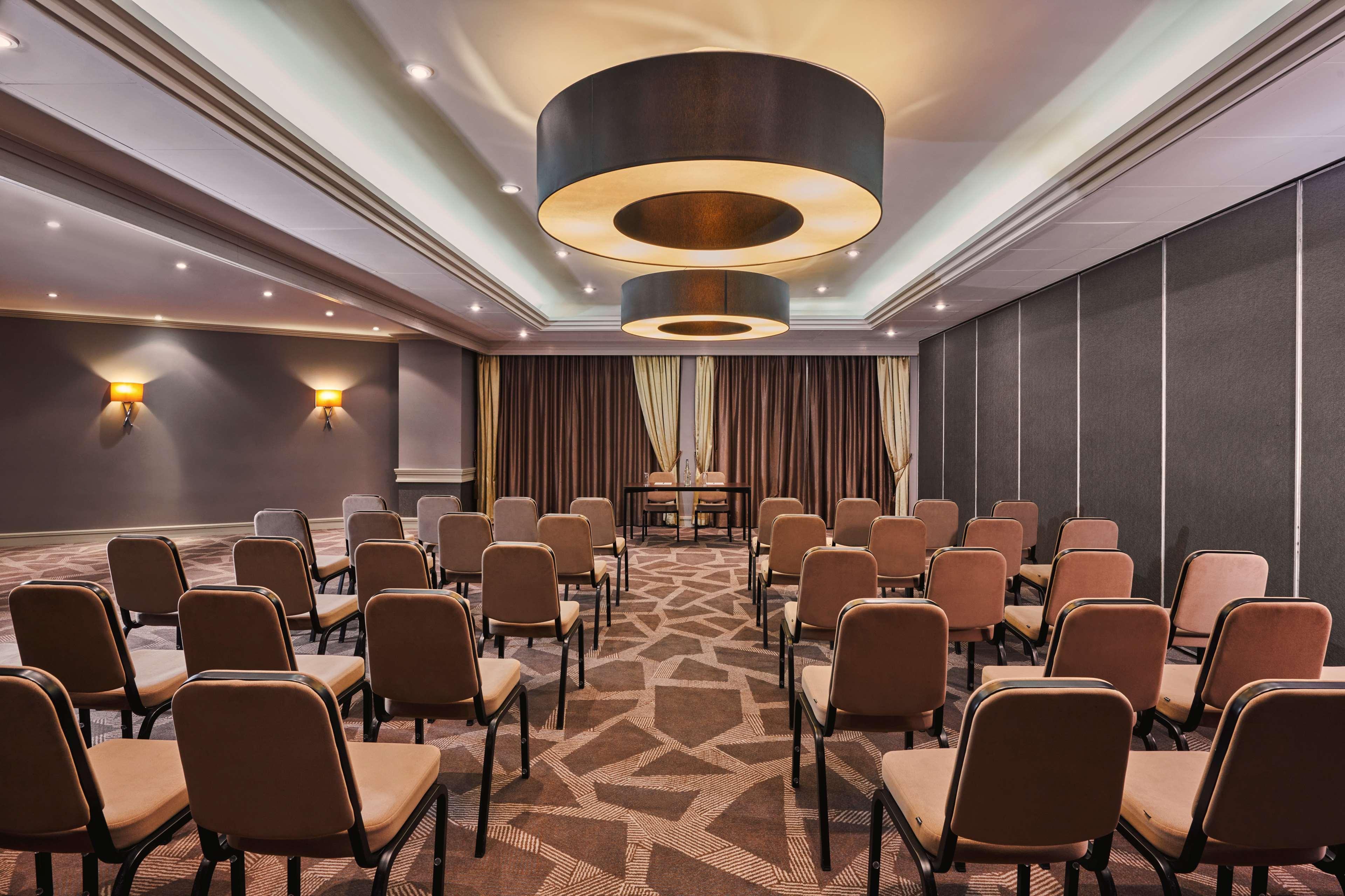Doubletree By Hilton Ealing 4*