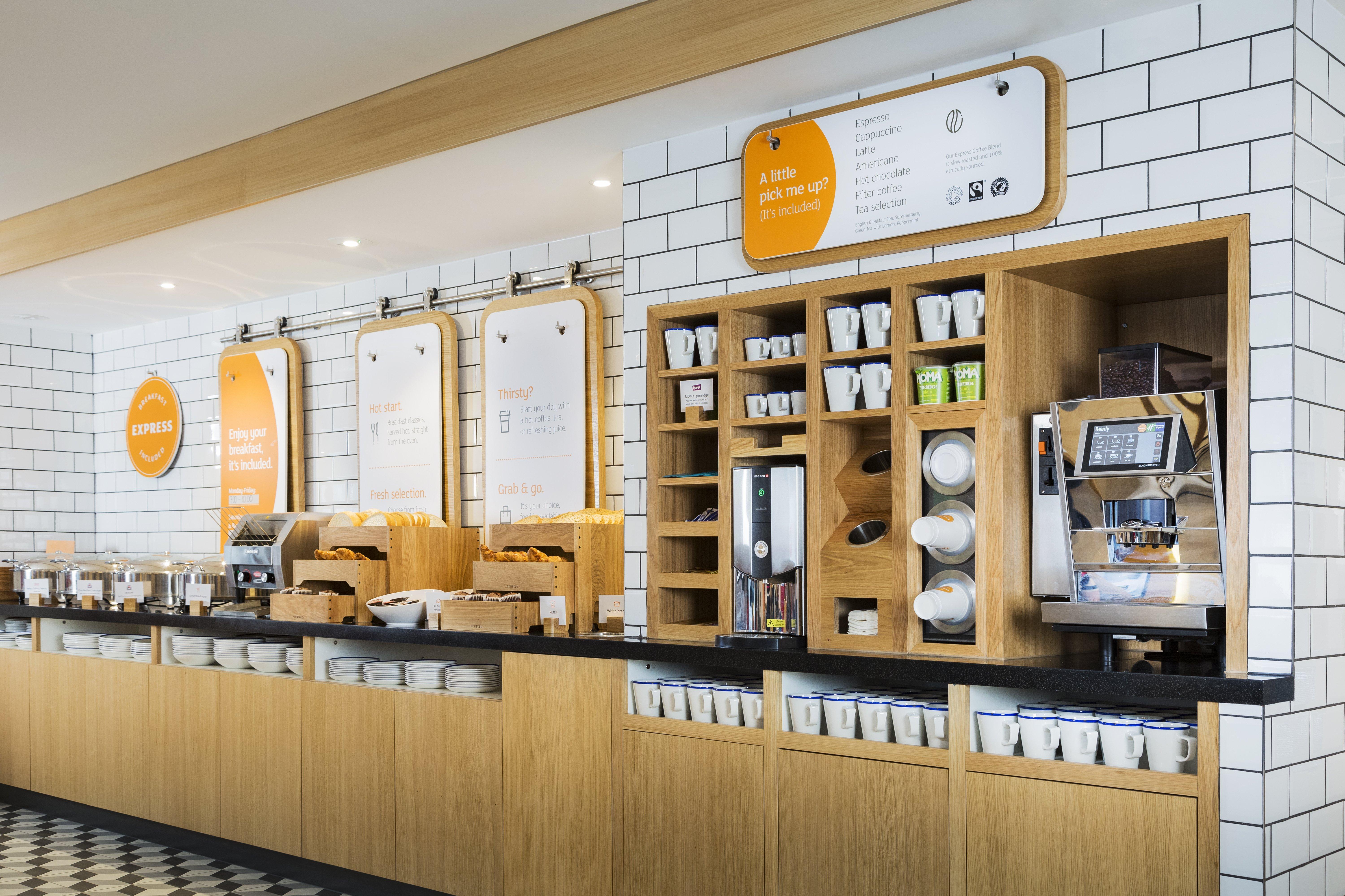 Hotell Express Park Royal By Ihg 3*