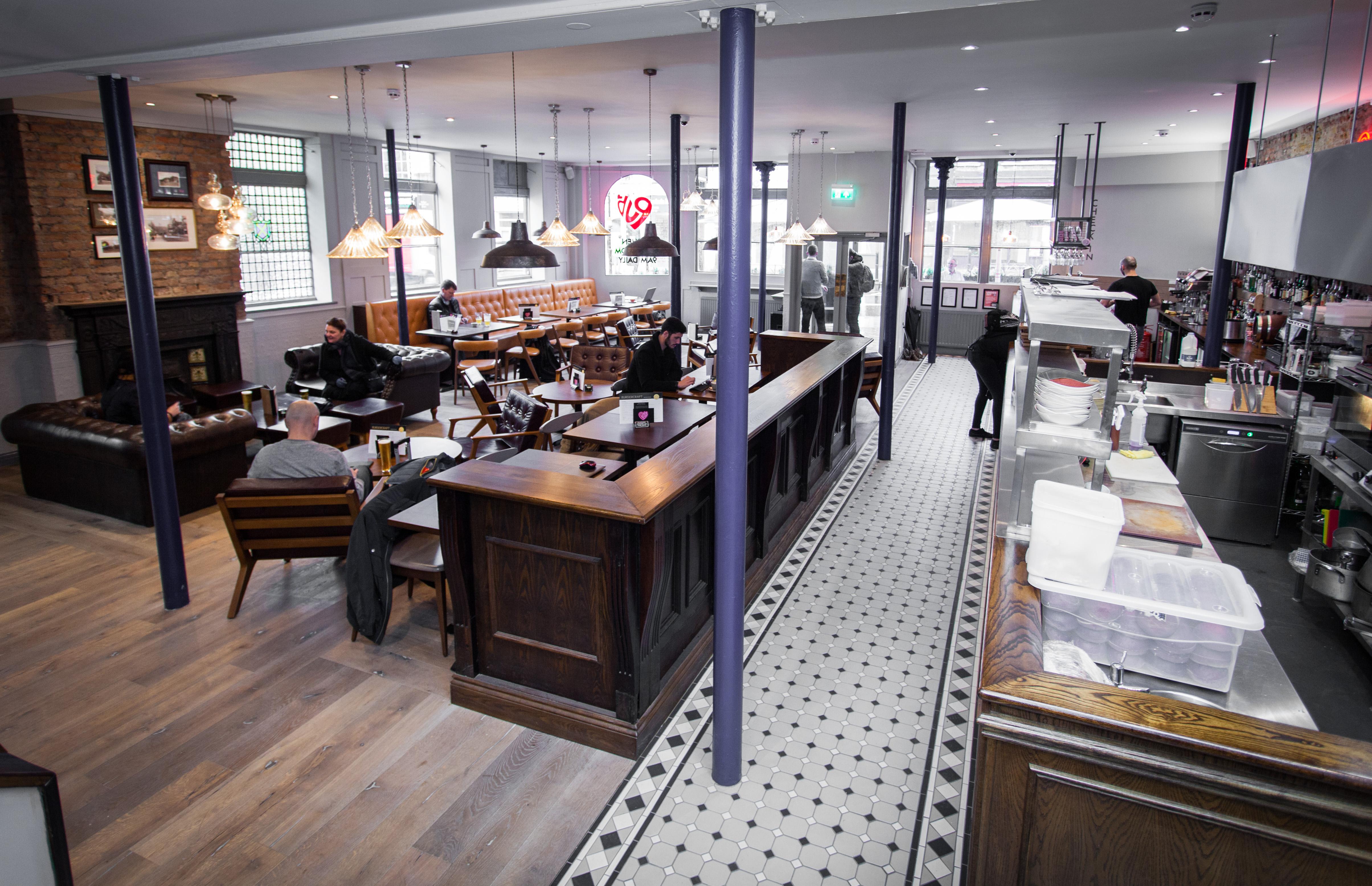 Publove @ The Crown, Battersea Hostel