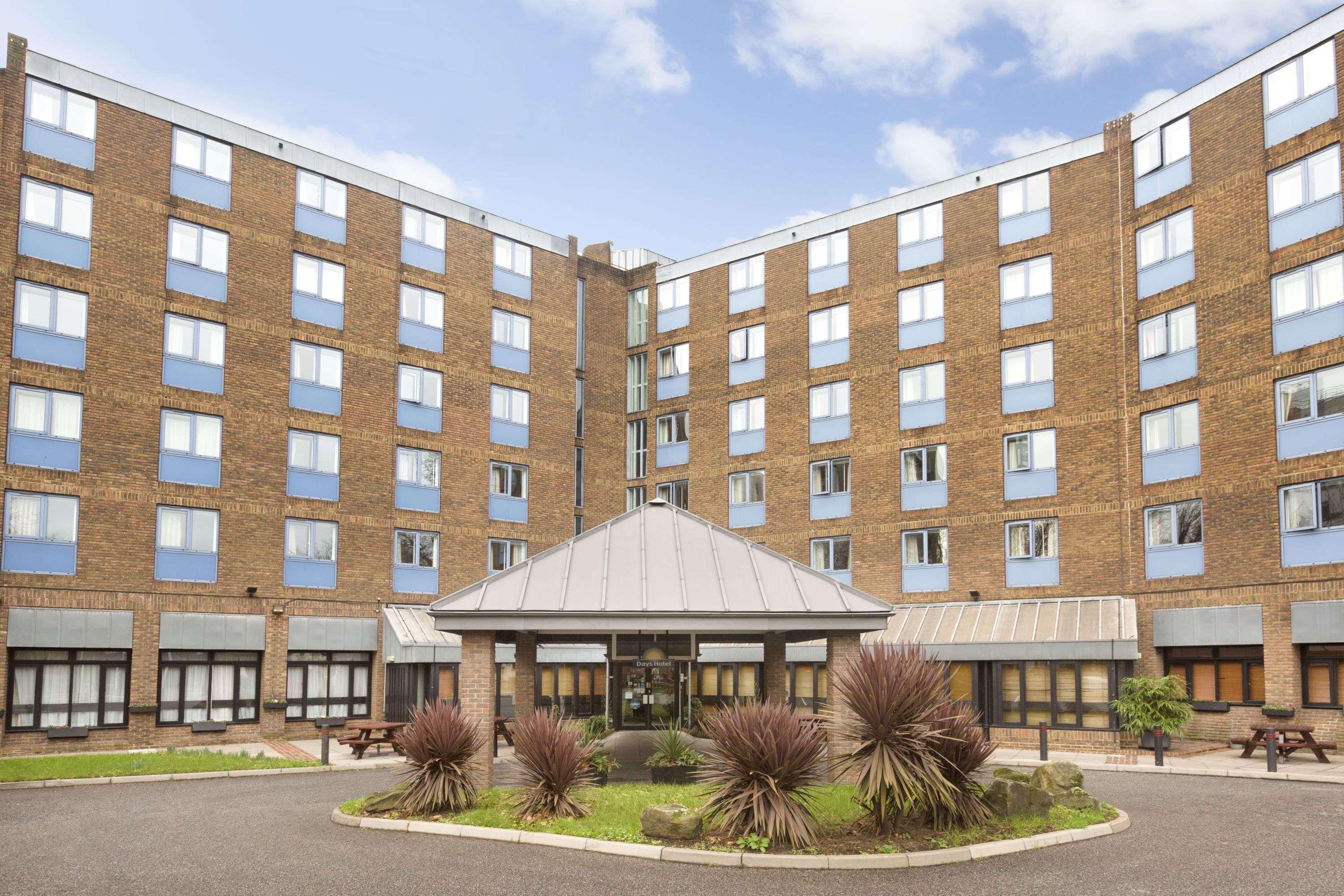 Waterloo Hub And Hotel