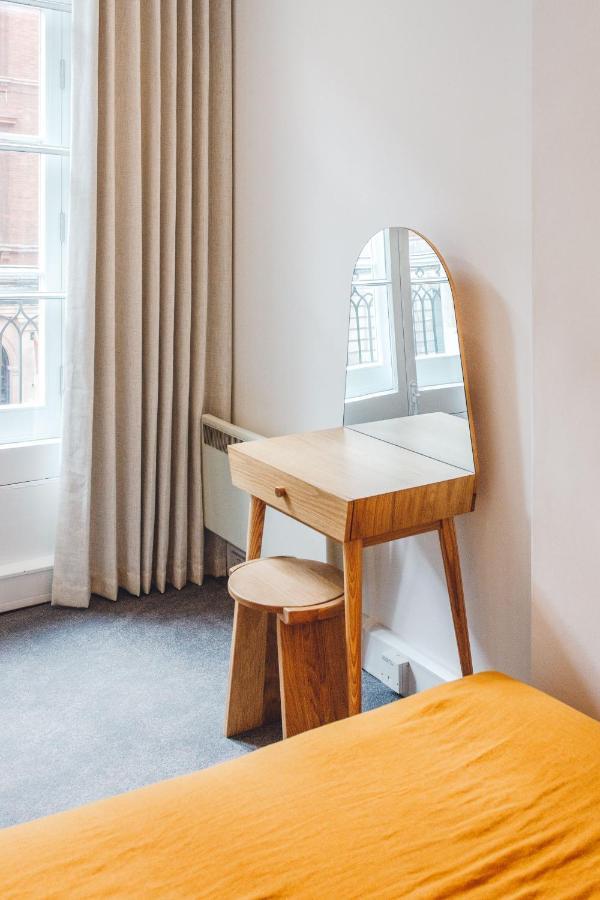 Apartment 2 Bedroom Right On Trafalgar Square London