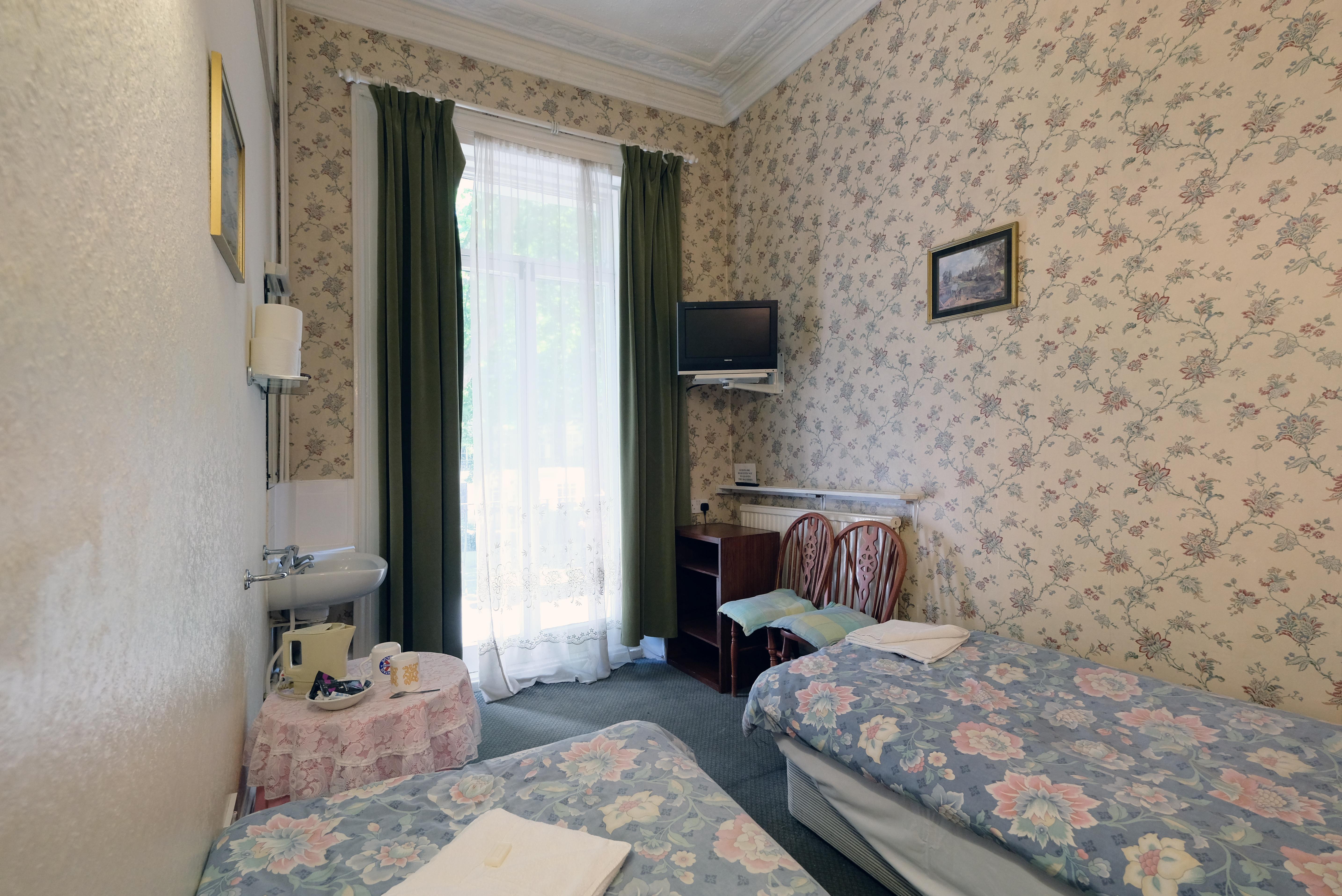 Fairways Paddington Hotel 2*