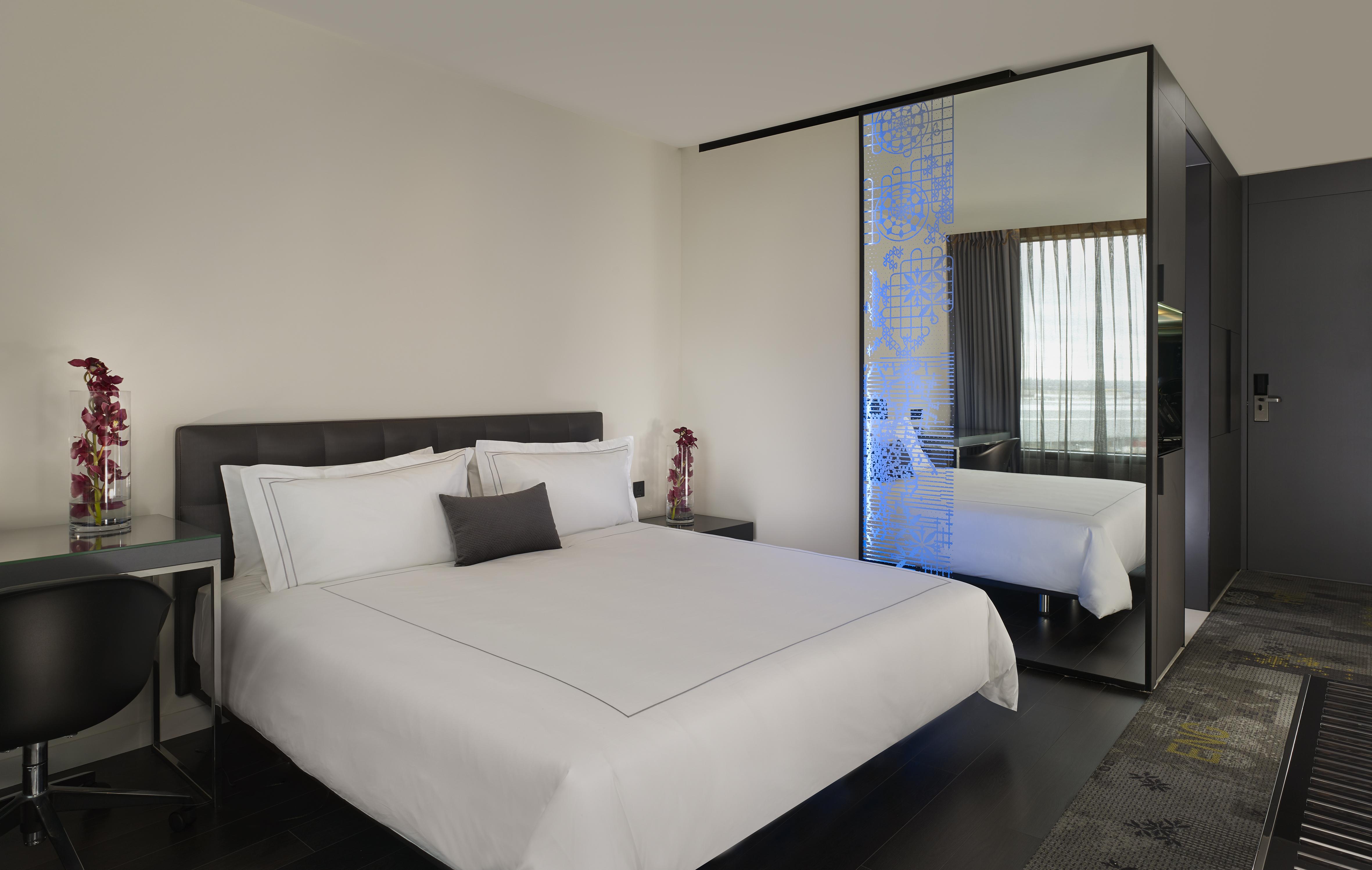 Park Plaza London, Park Royal Hotel 4*