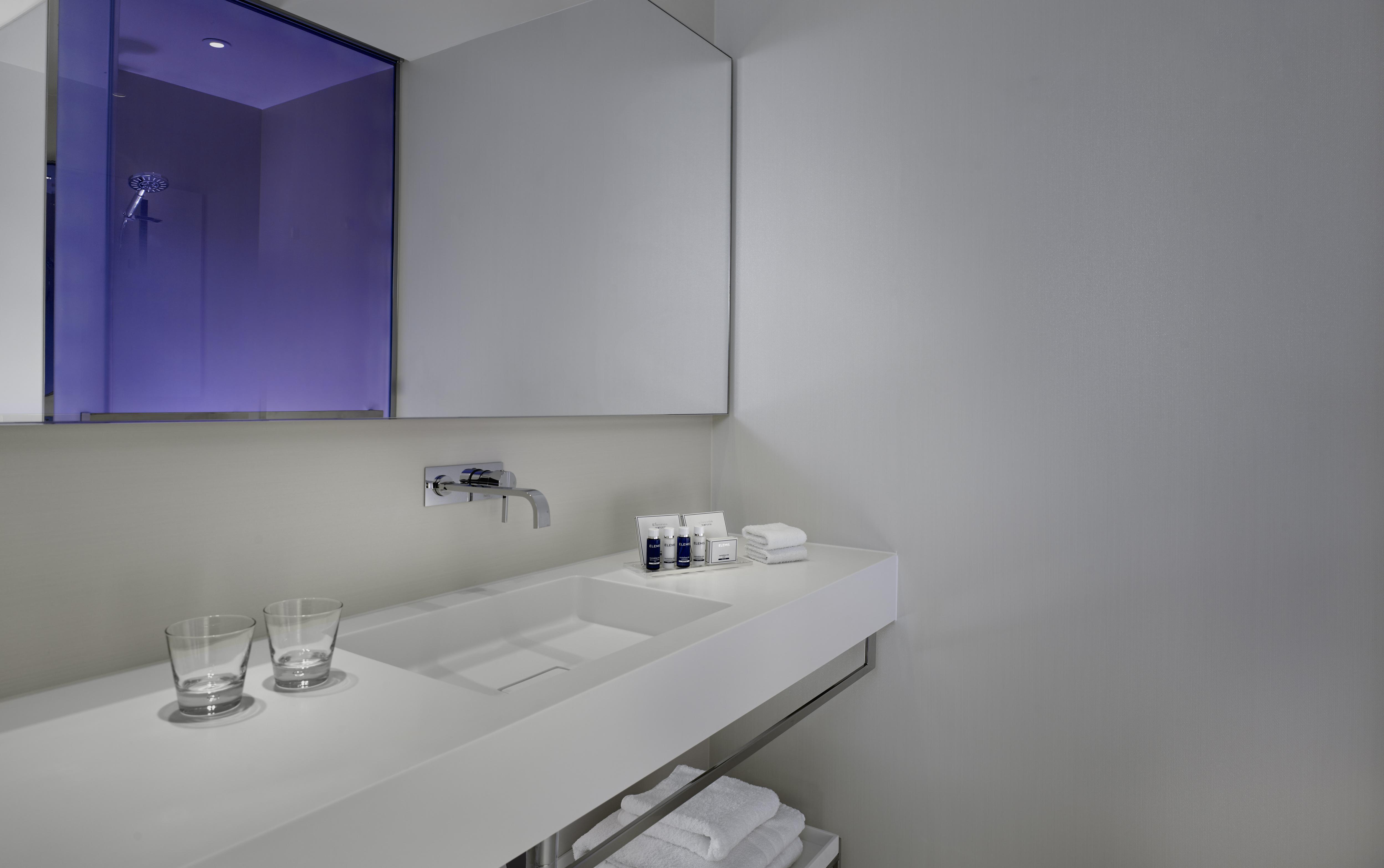 Hotel Park Plaza London, Park Royal