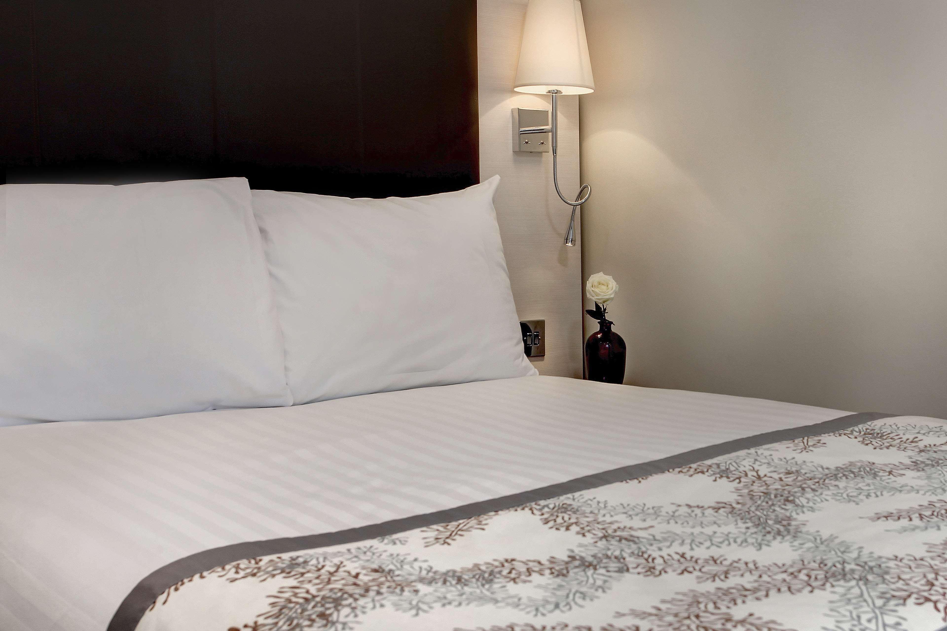 Western Chiswick Palace & 3* London
