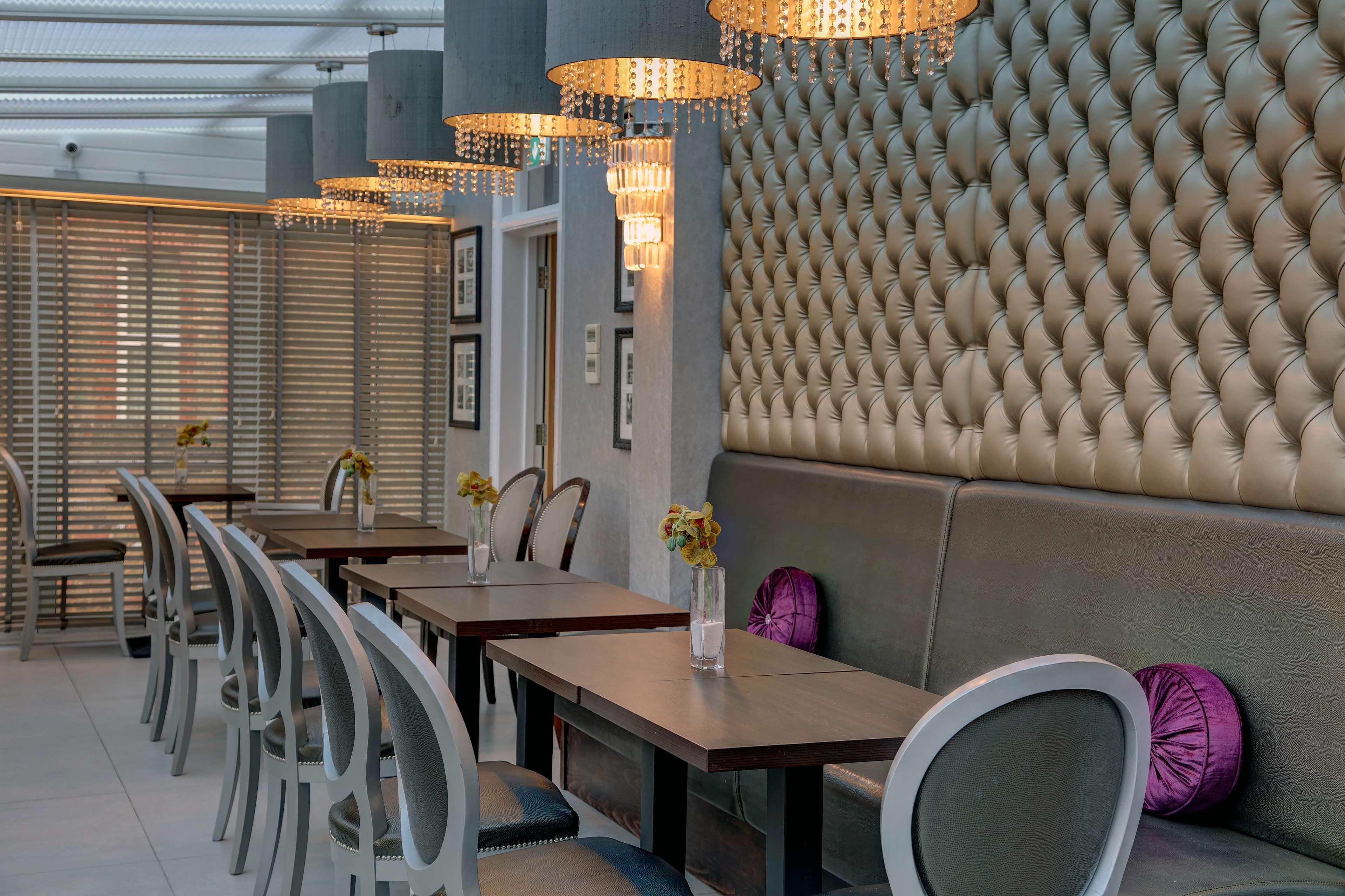 Western Chiswick Palace & 3*