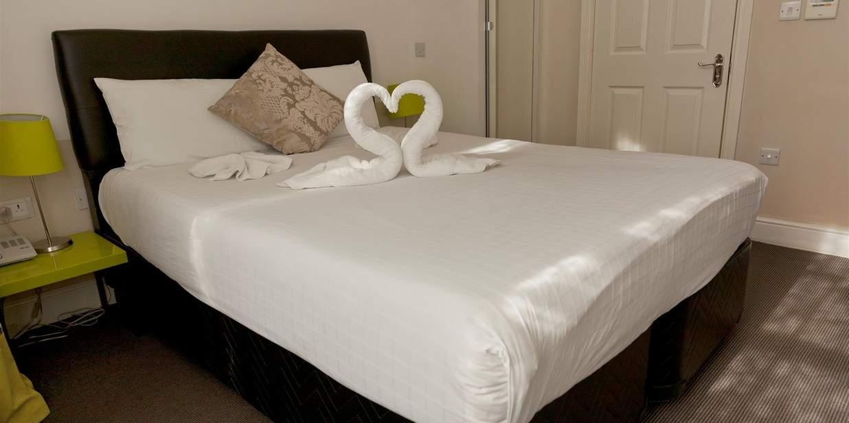 Nox Olympia Hotel London