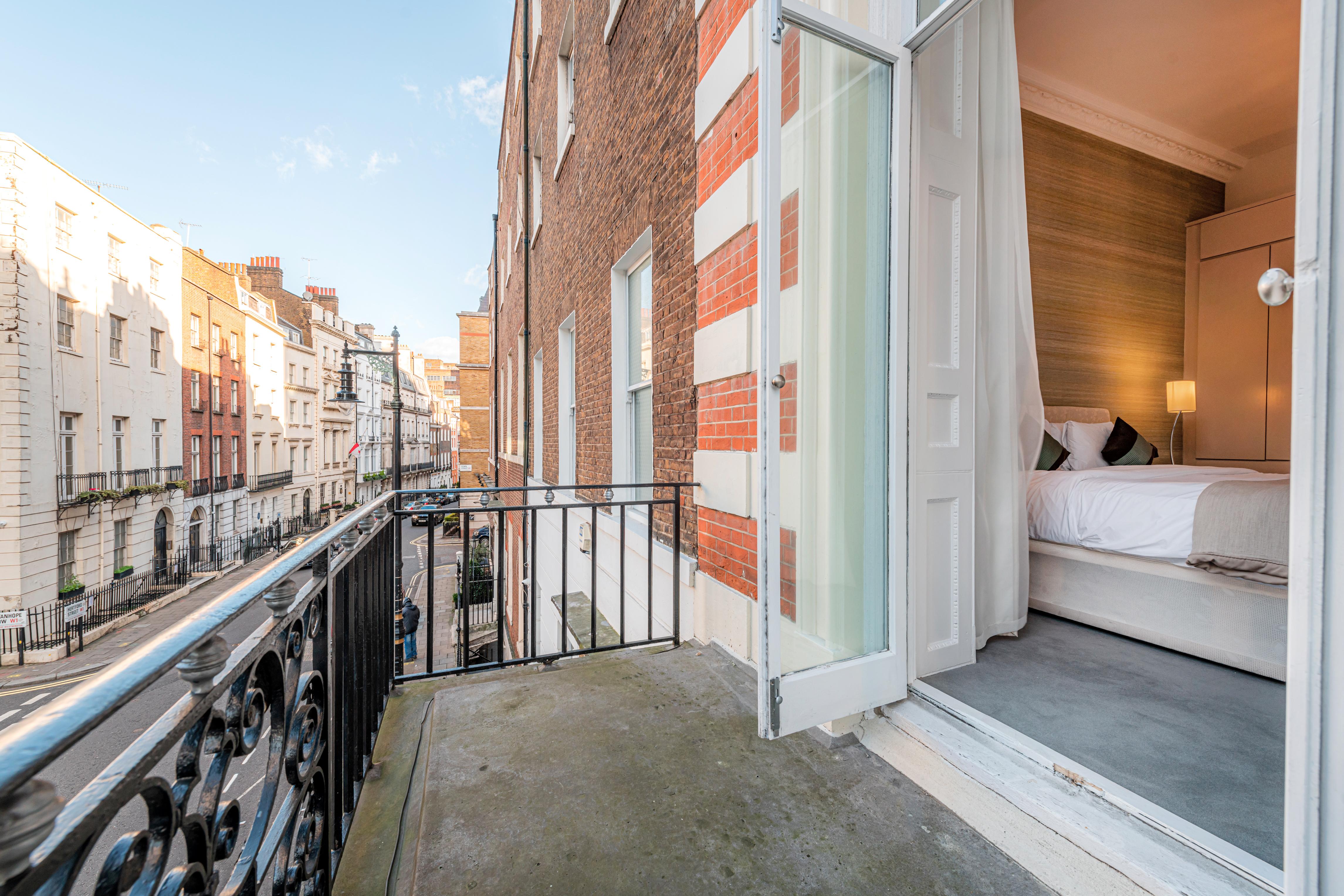 Aparthotel 20 Hertford Street 4*