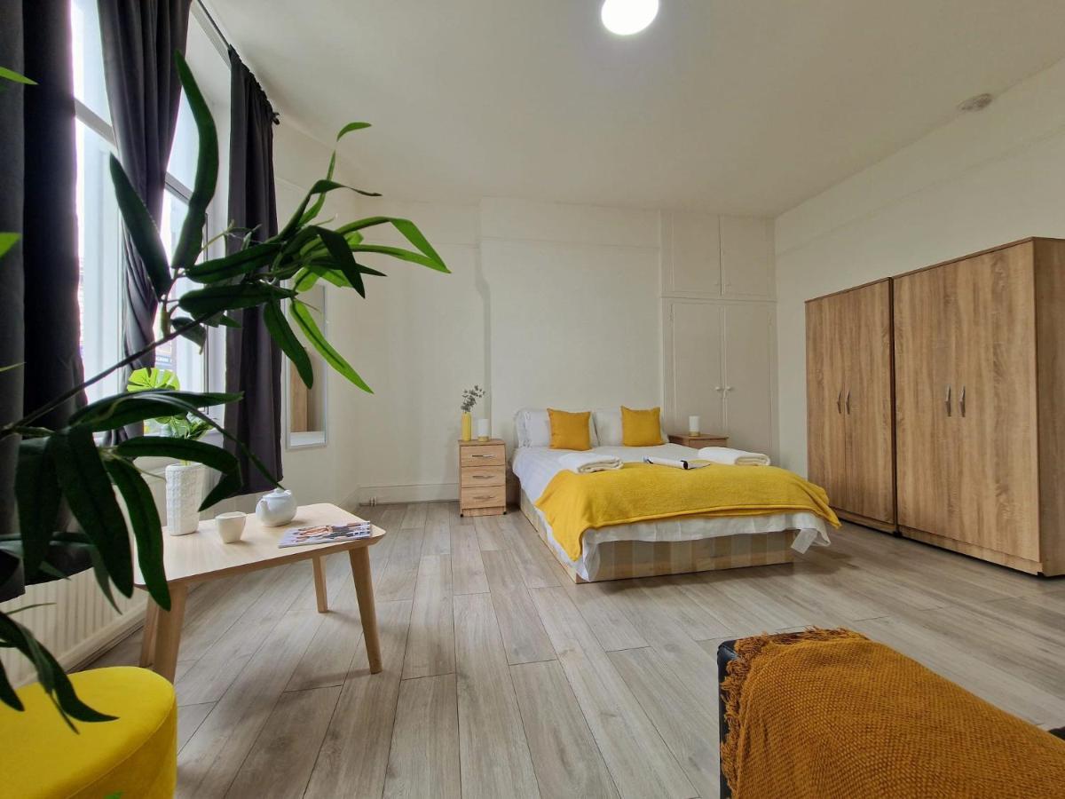 Spacious 4 Bedrooms For 10 Near Marble Arch Londen