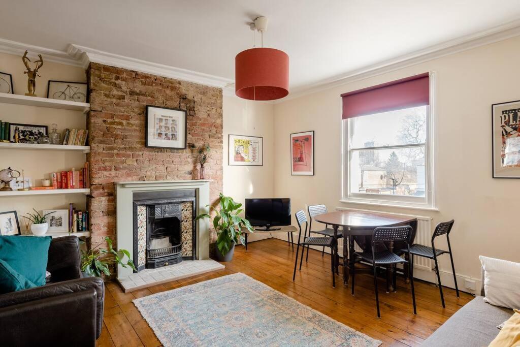 Beautiful Two-floor Flat Near Tube Station * London