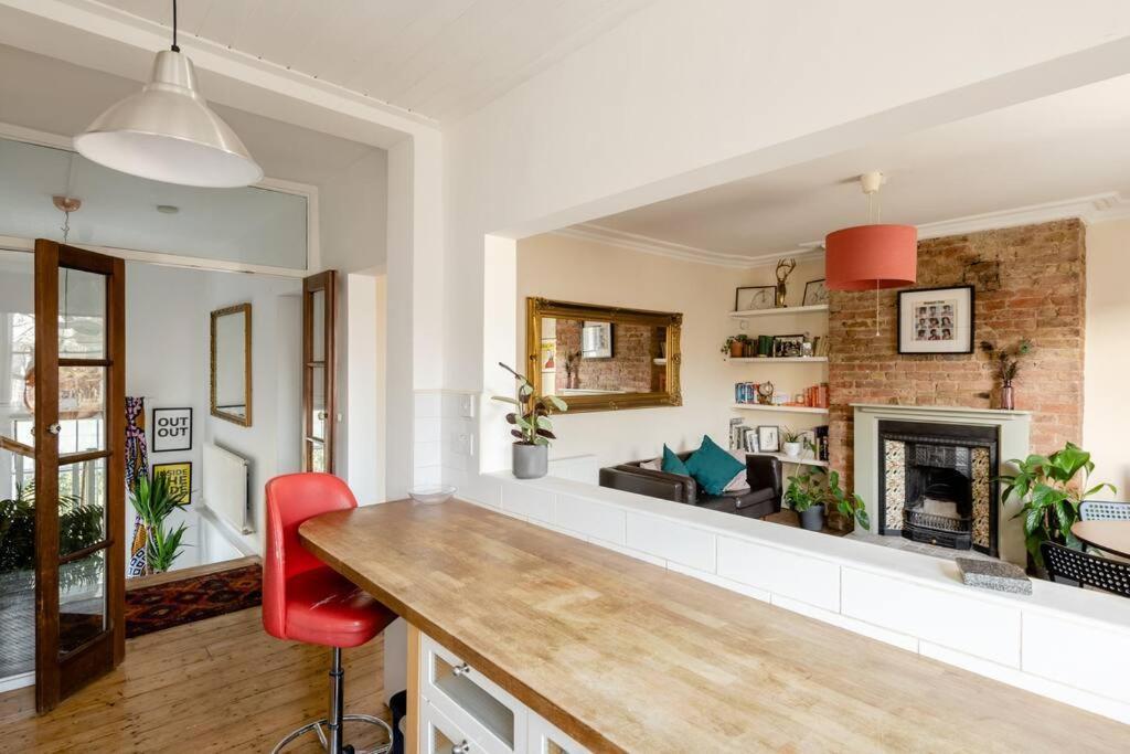 Apartment Beautiful Two-floor Flat Near Tube Station *