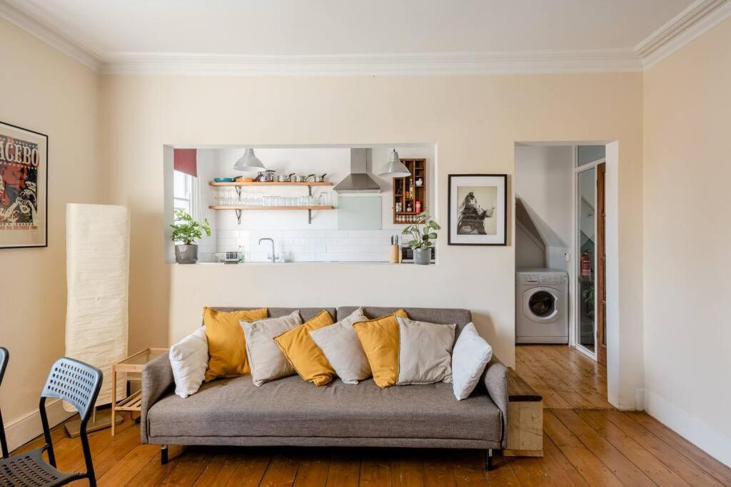 Apartment Beautiful Two-floor Flat Near Tube Station