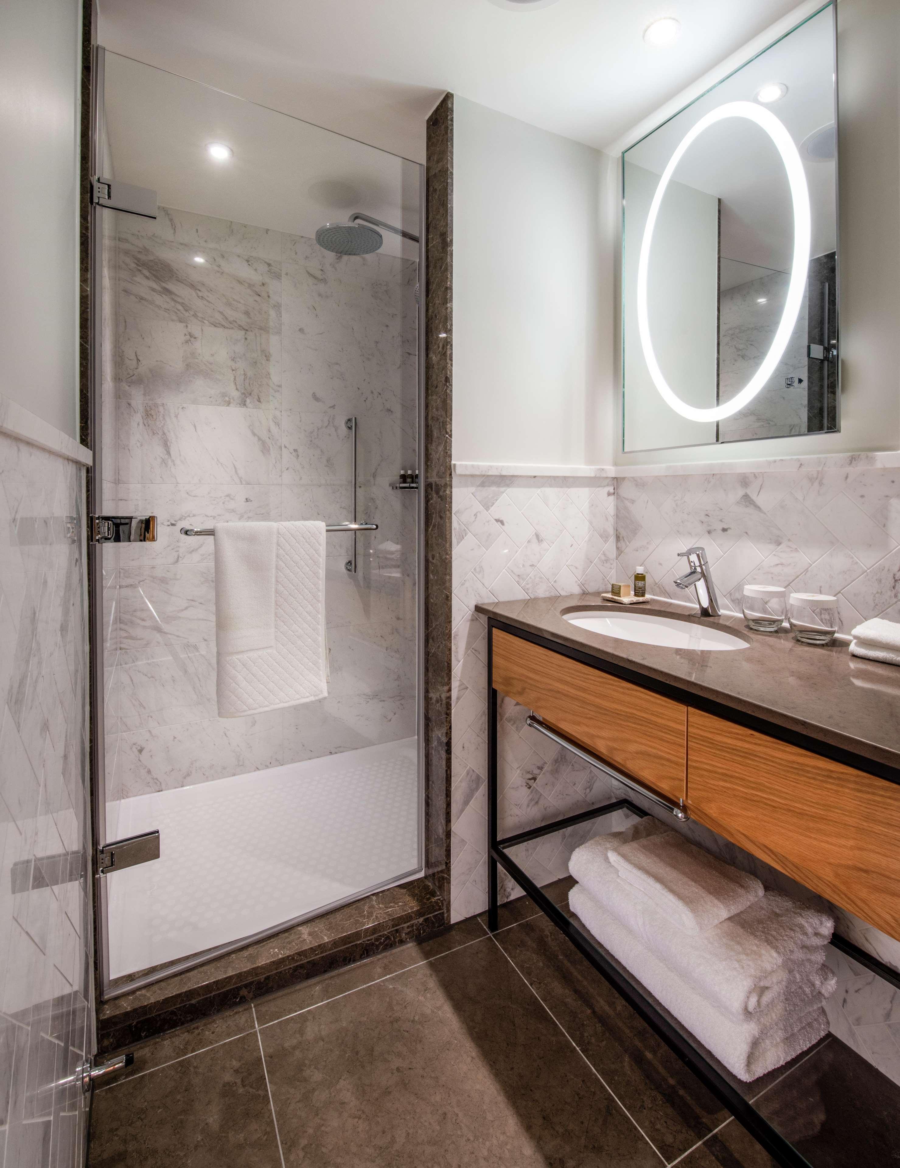 Hotel Lincoln Plaza London, Curio Collection By Hilton