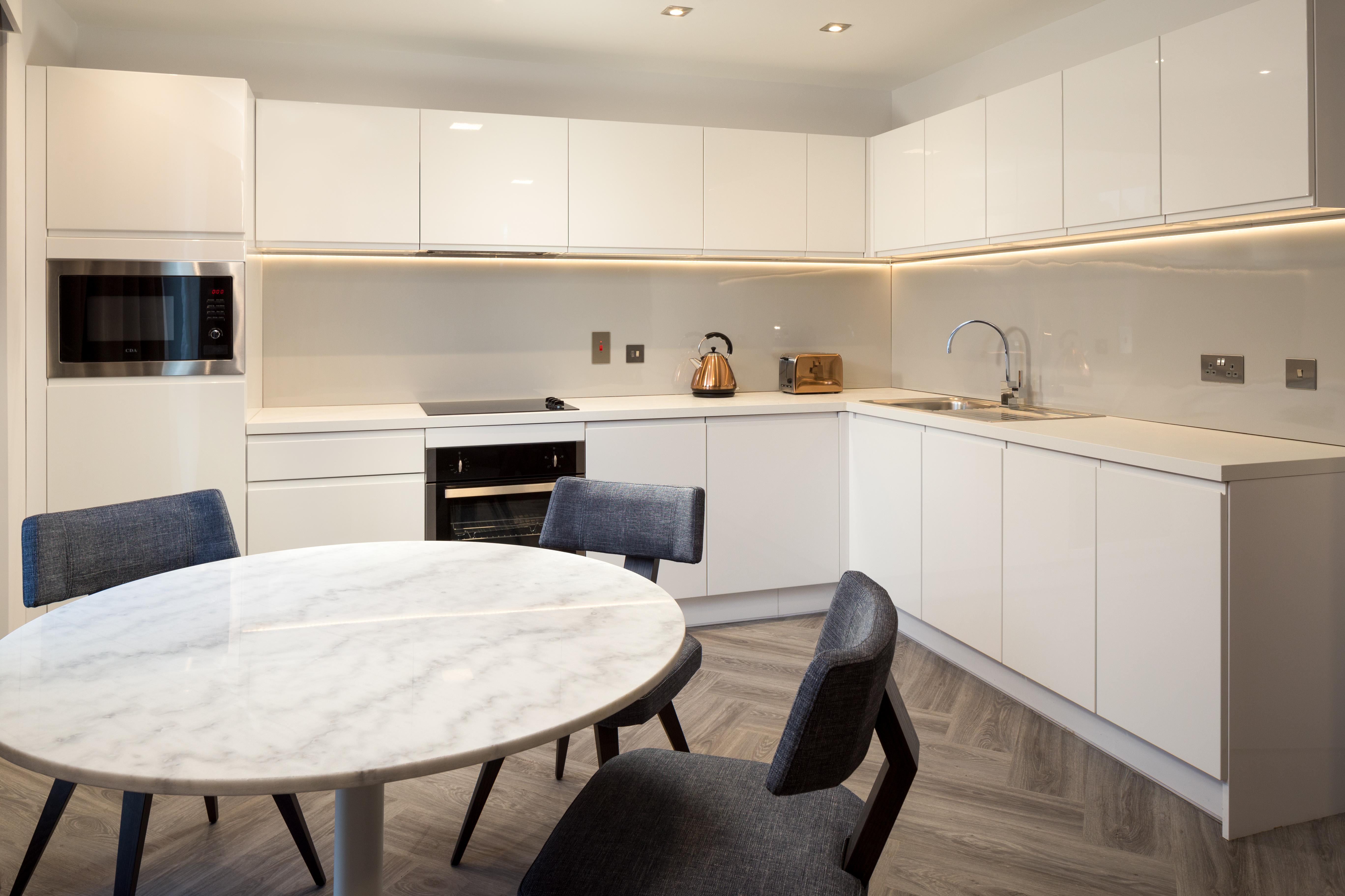 Roomzzz Stratford 4* London