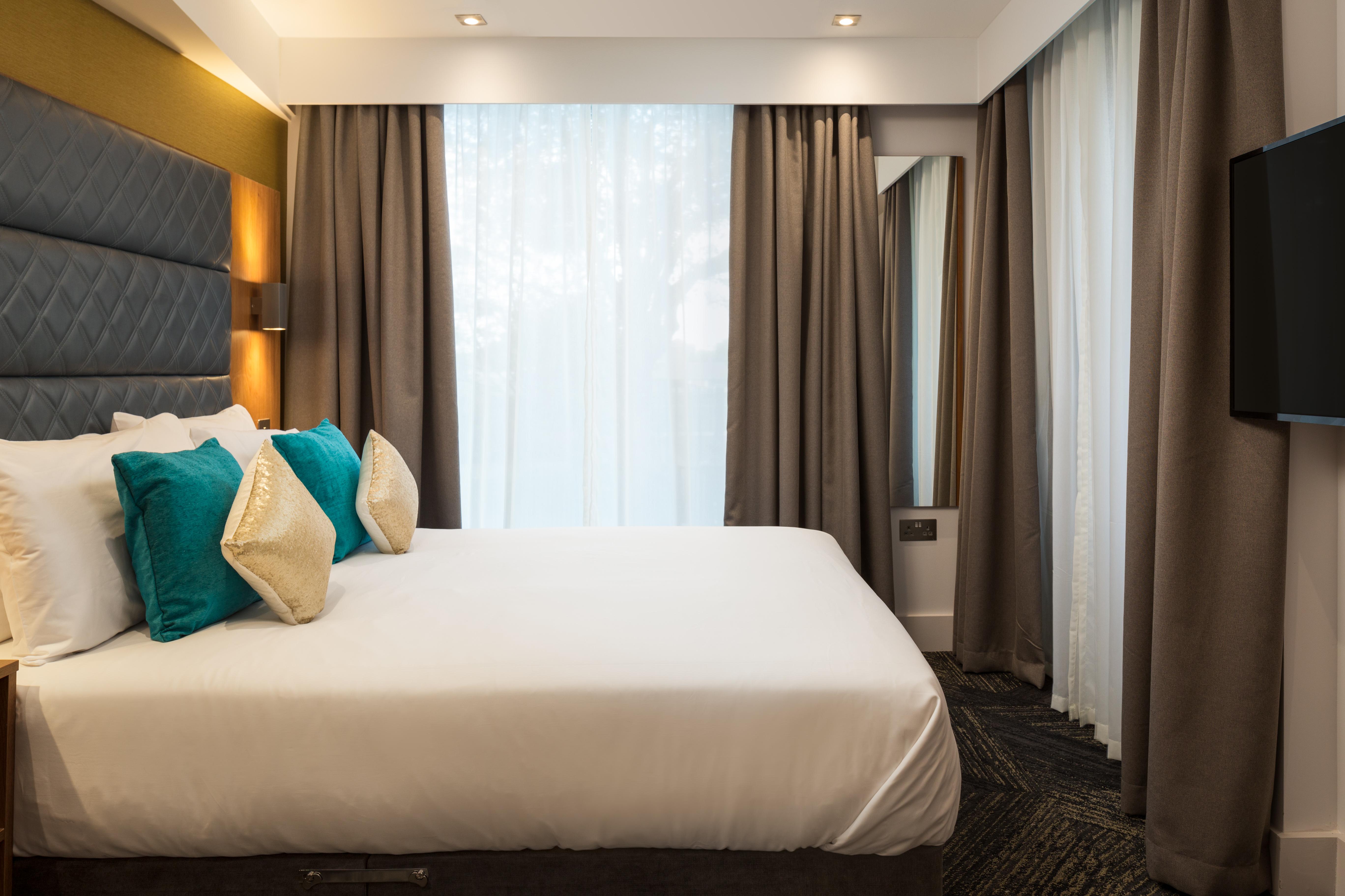 Roomzzz Stratford Aparthotel
