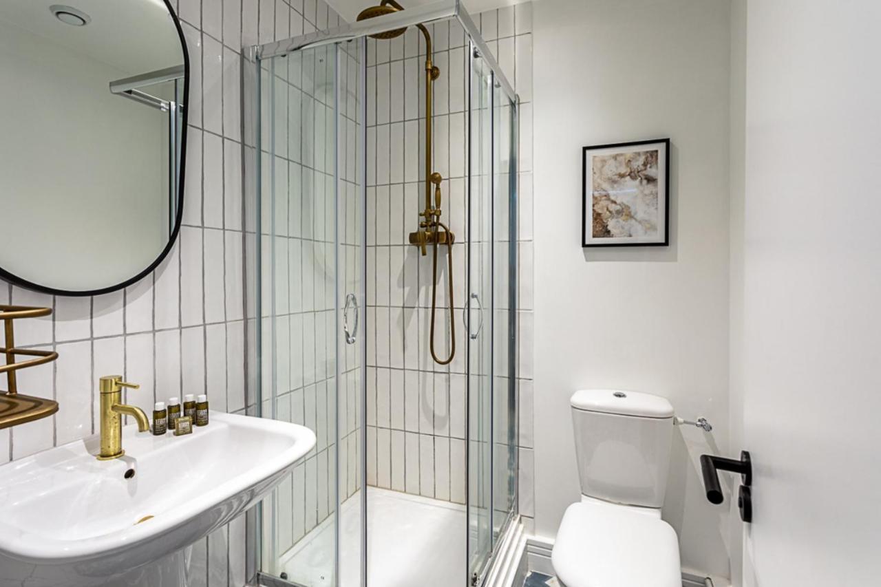 Appartamento Stunning Modern In The Heart Of Holborn Londra