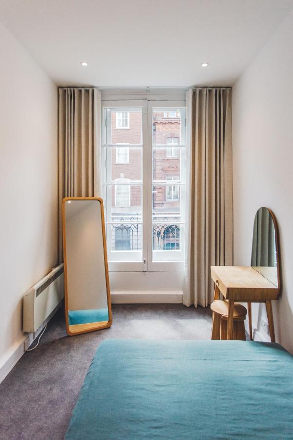 2 Bedroom Right On Trafalgar Square *