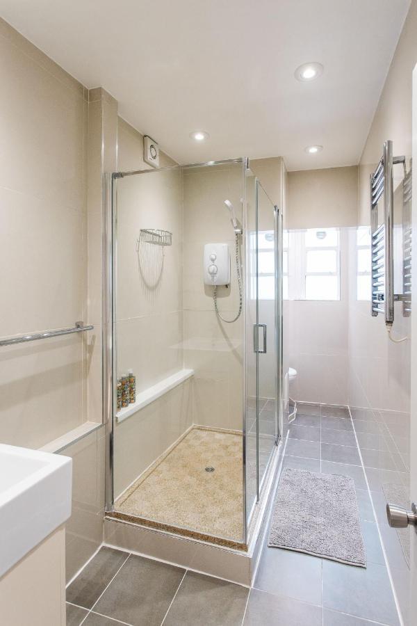 Apartment 2 Bedroom Right On Trafalgar Square