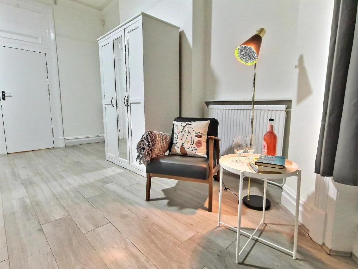 Spacious 4 Bedrooms For 10 Near Marble Arch Londen